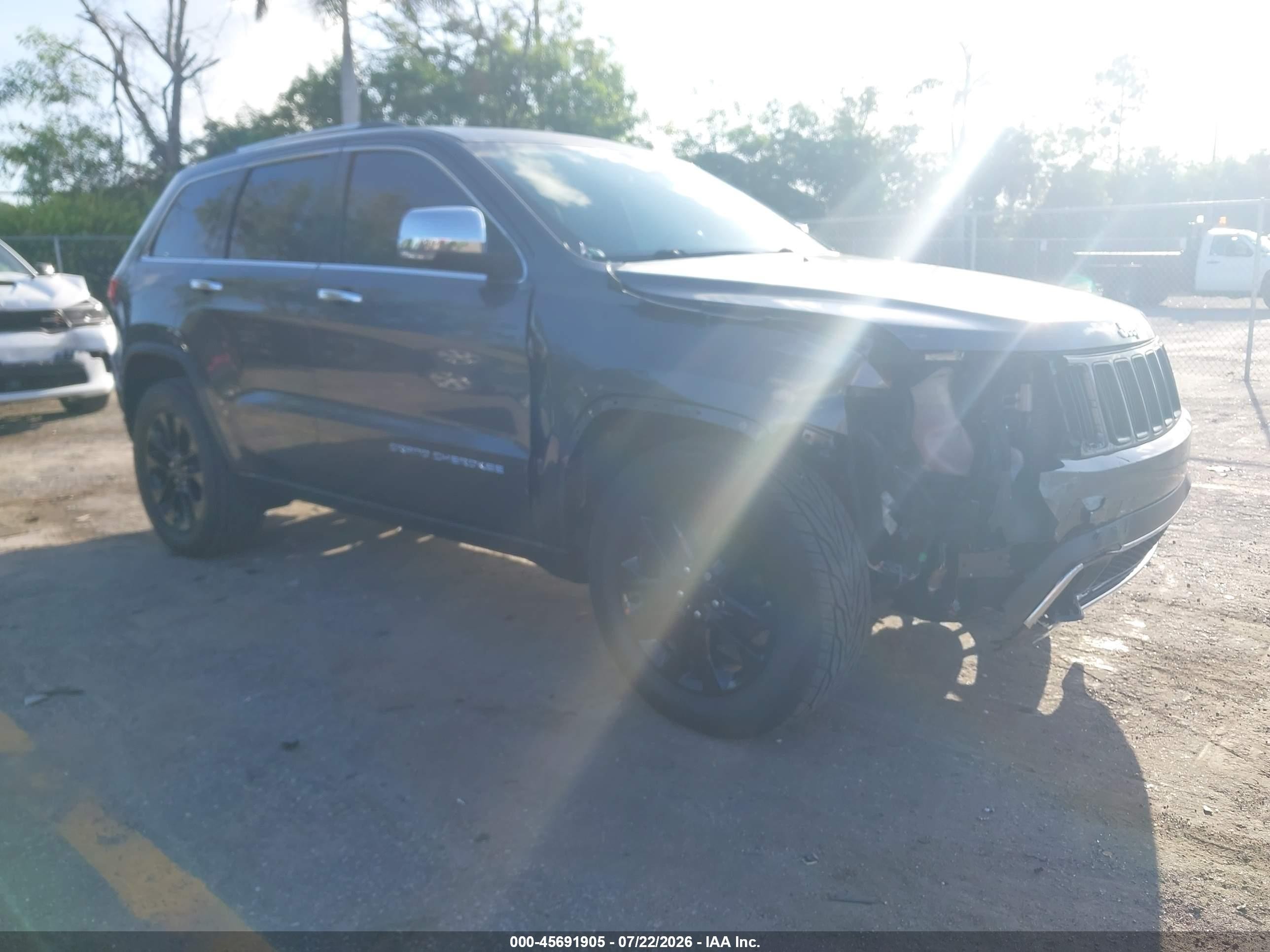 2015 Jeep Grand Cherokee Limited, VIN 1C4RJFBG2FC939966 — Перед