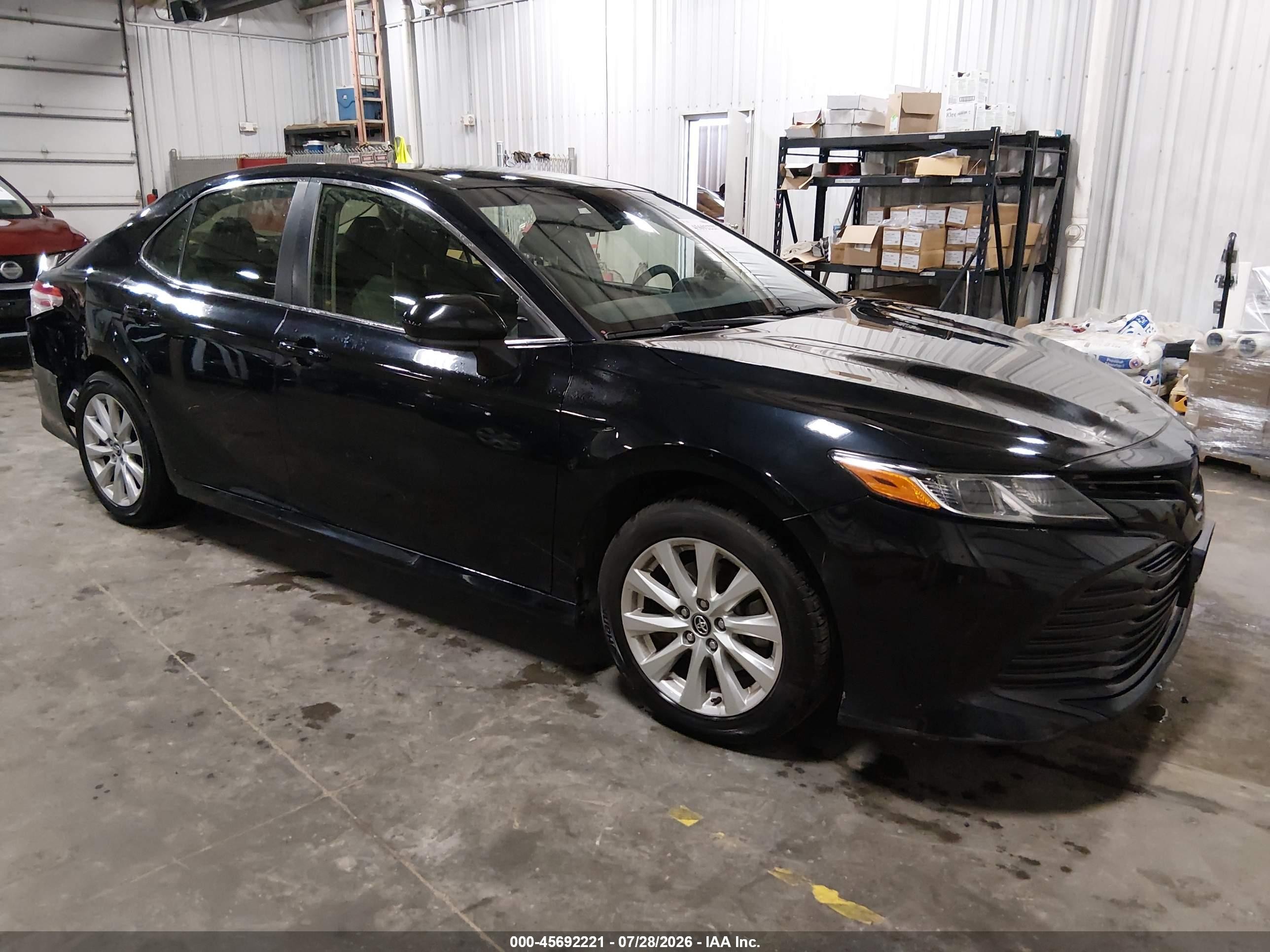 2018 Toyota Camry SE, VIN JTNB11HK5J3018491 — Зад