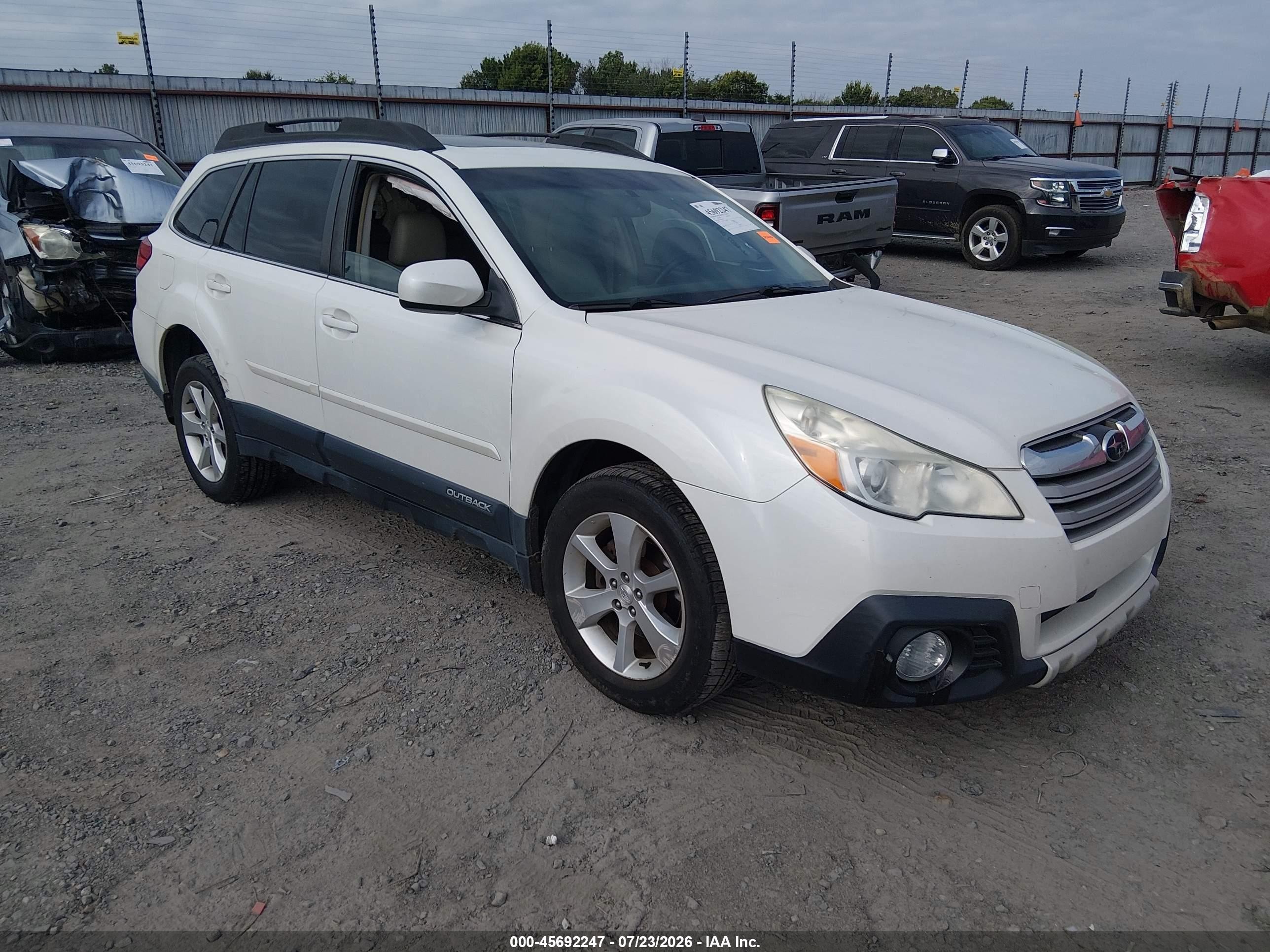 2013 Subaru Outback Limited, VIN 4S4BRCLCXD3309738 — Front end