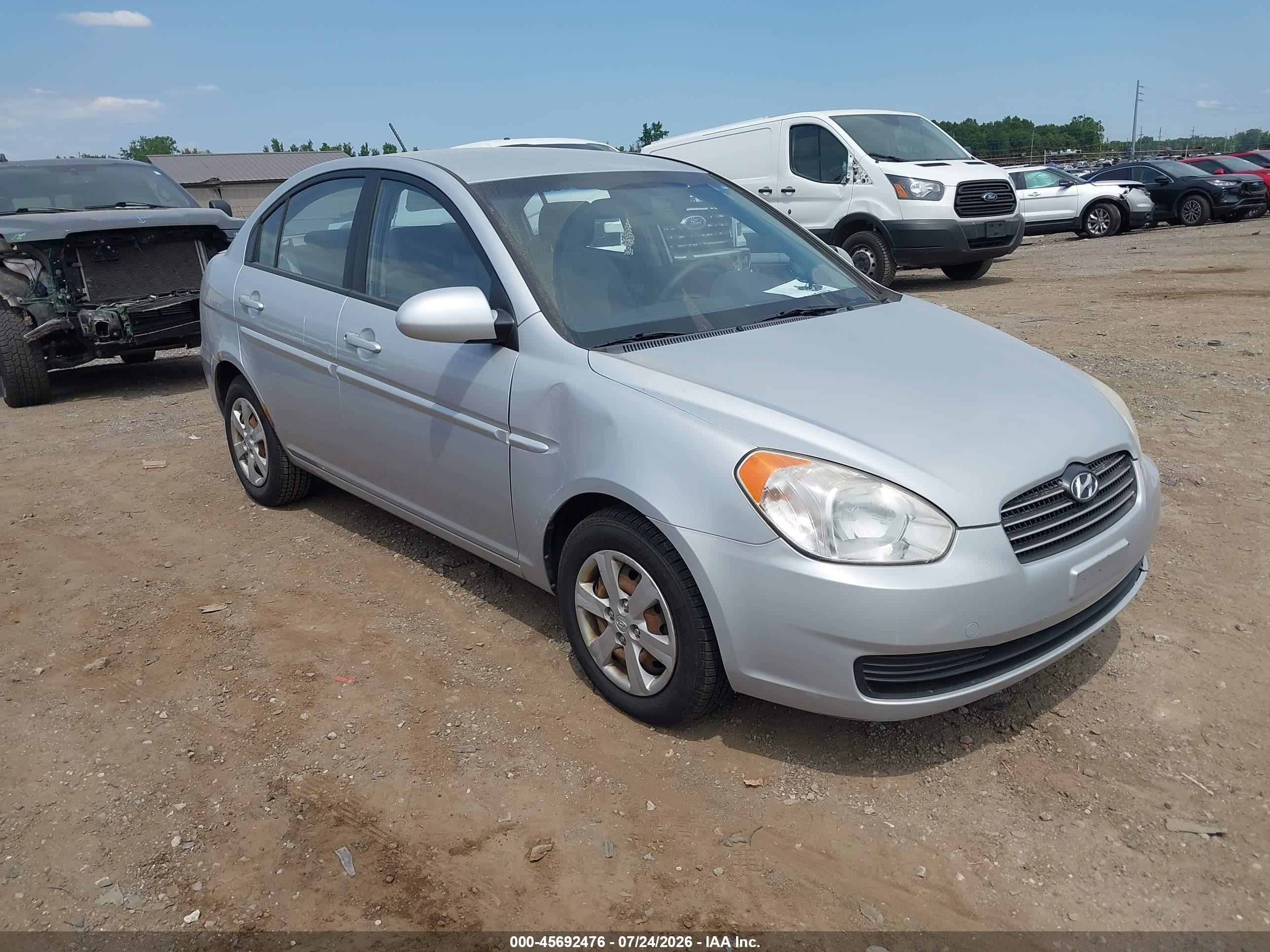 2009 Hyundai Accent Auto GLS, VIN KMHCN46C89U342059 — Rear end