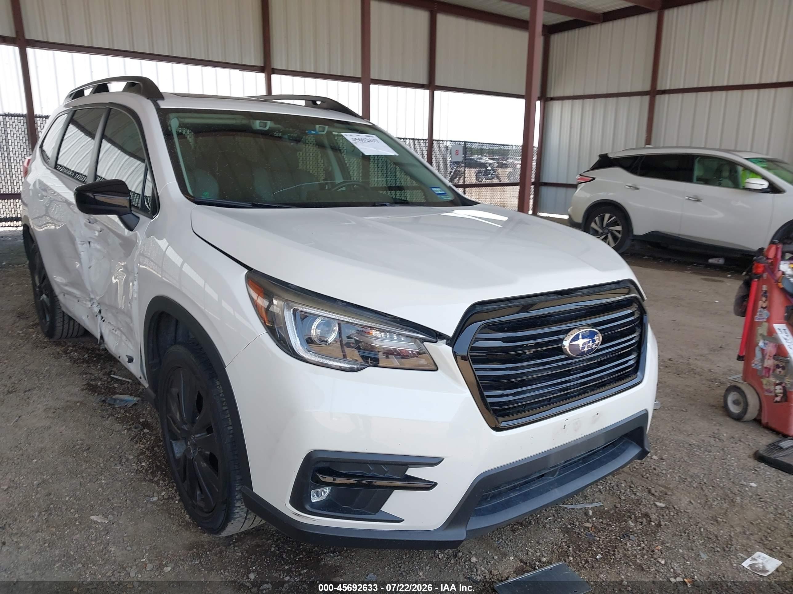 2022 Subaru Ascent Onyx, VIN 4S4WMAJDXN3439875 — Бок