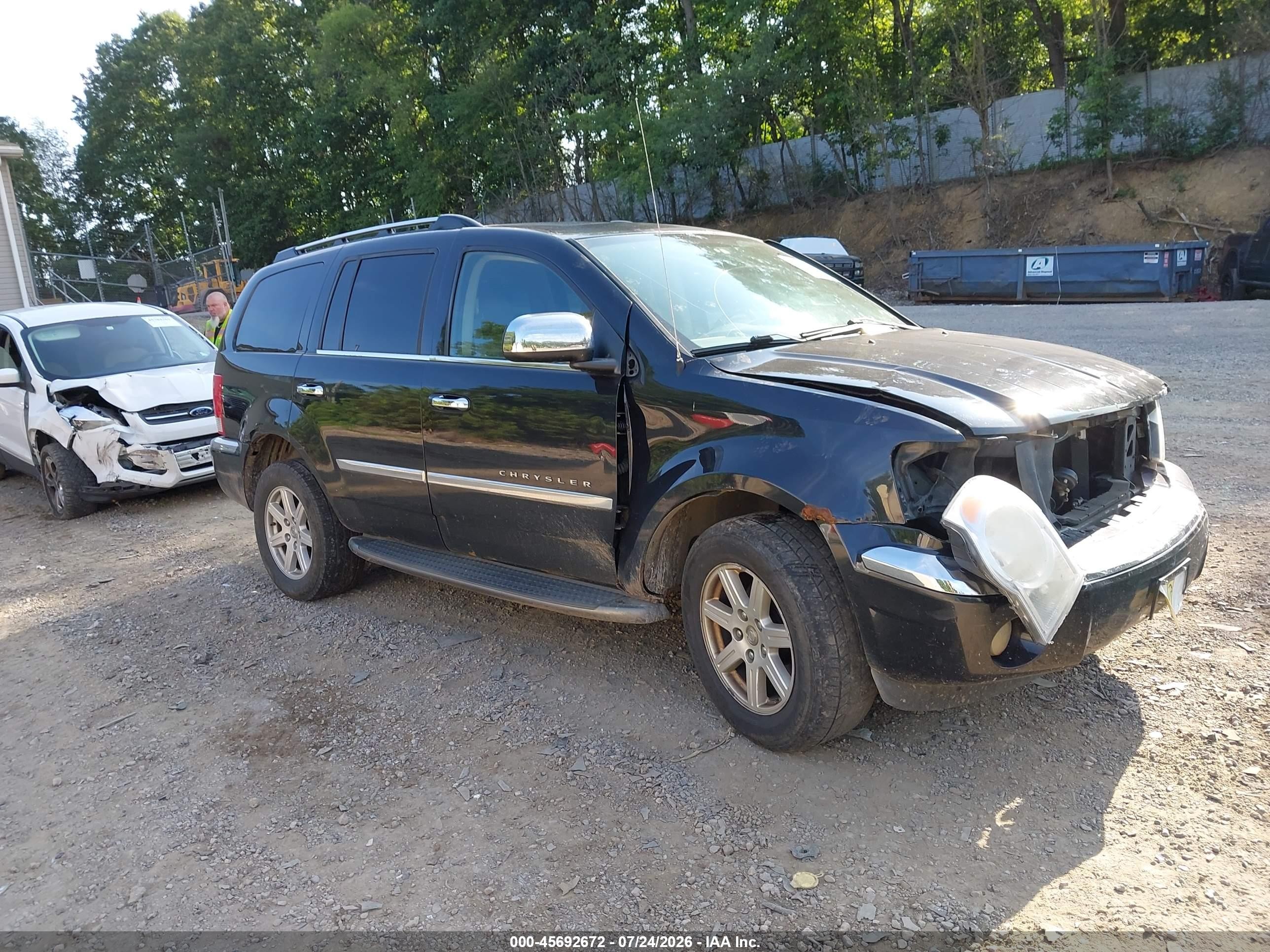 2007 Chrysler Aspen Limited, VIN 1A8HW58P97F509102 — Перед