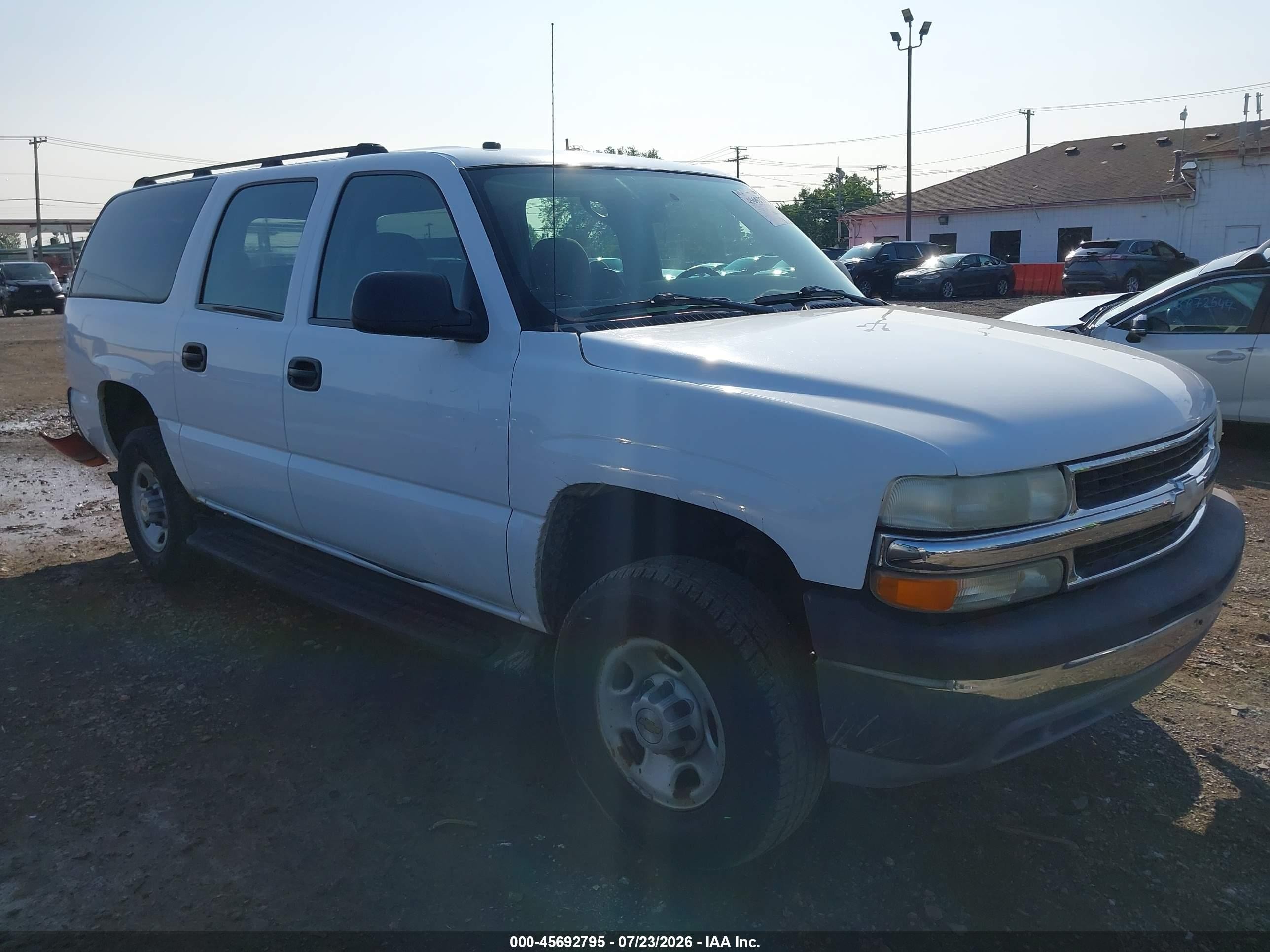 2003 Chevrolet Suburban LS, VIN 1GNGC26U43R255172 — Rear end