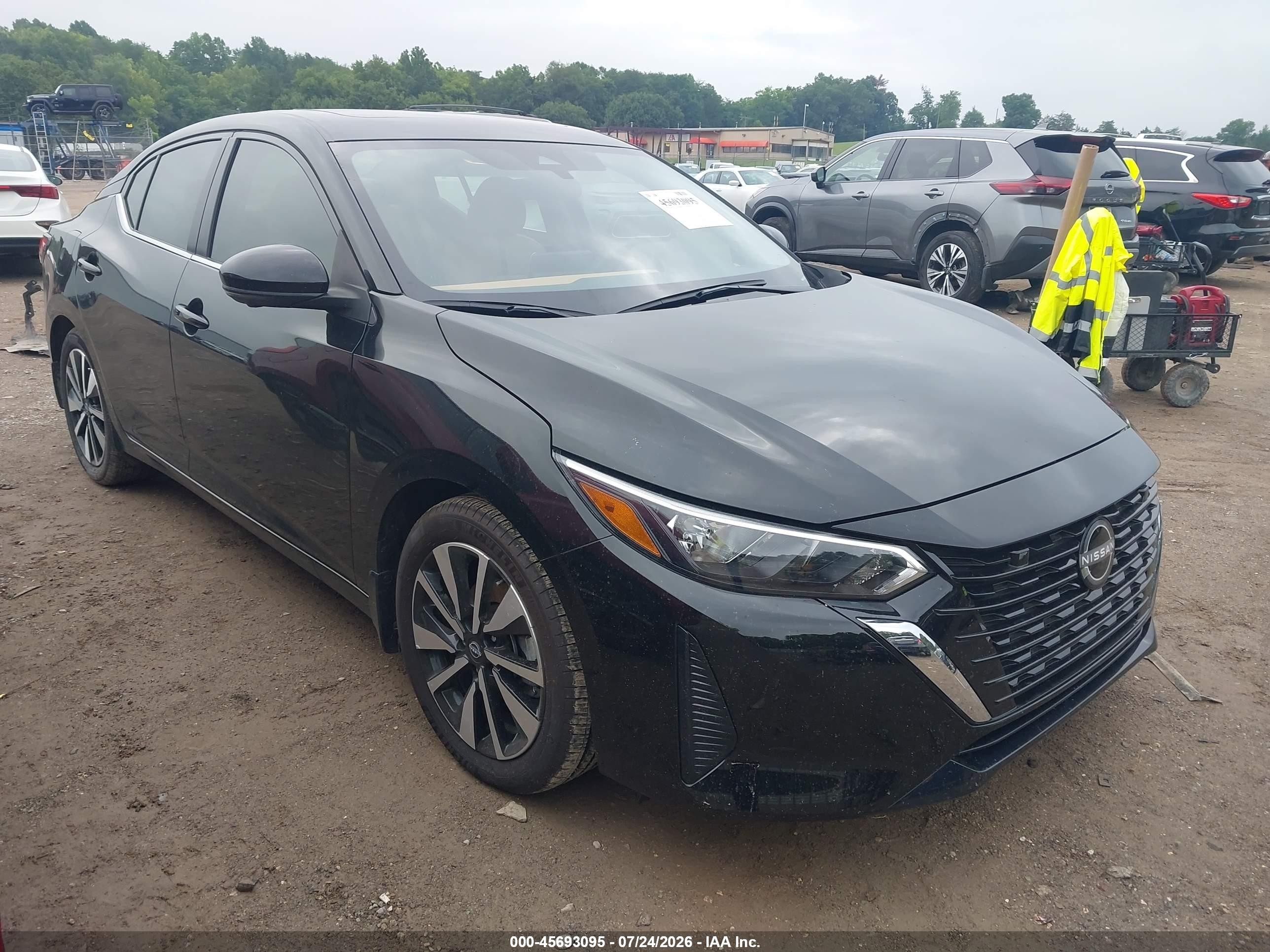 2025 Nissan Sentra SV, VIN 3N1AB8CV8SY374369 — Бок