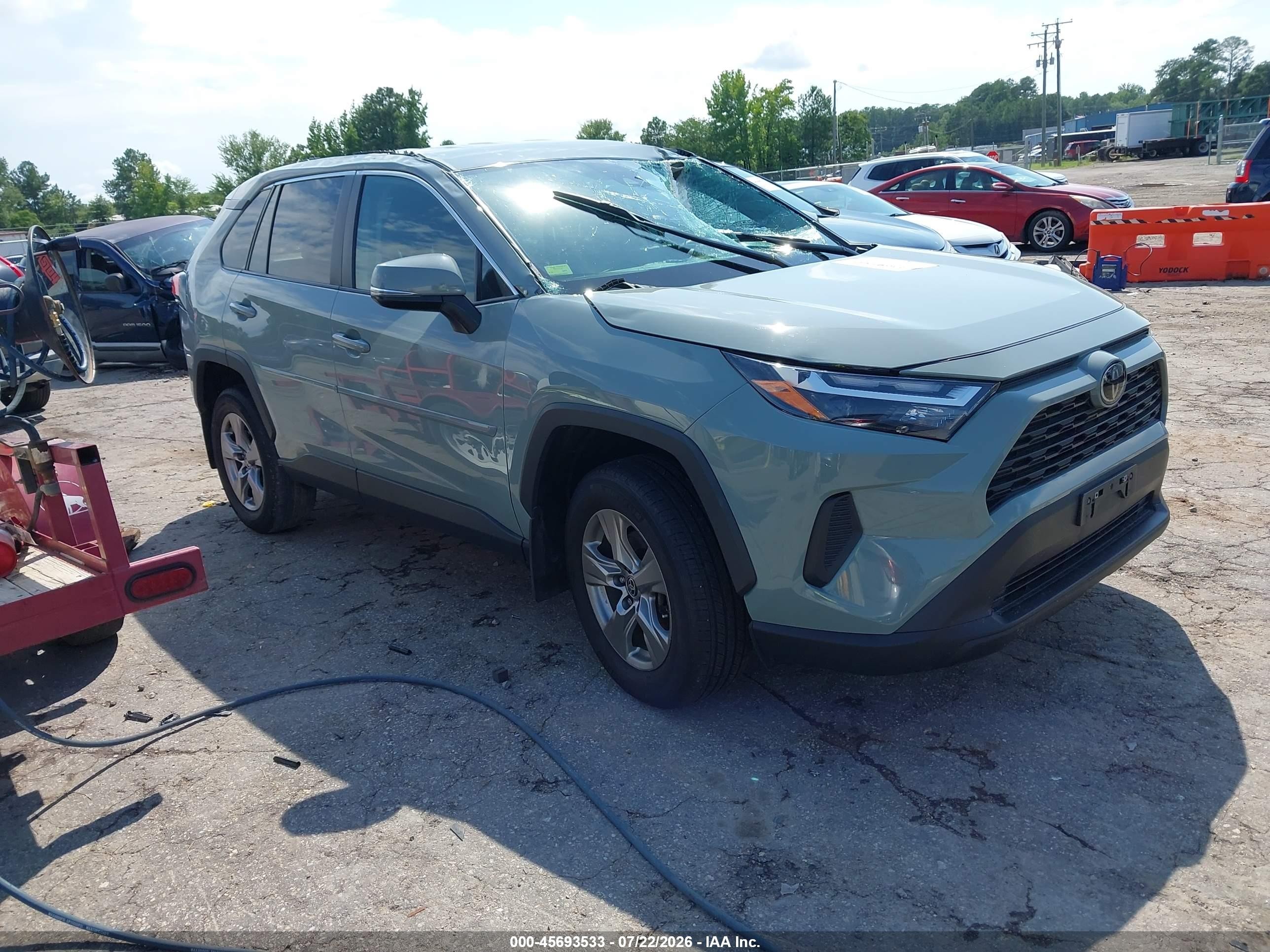 2022 Toyota RAV4 XLE, VIN 2T3P1RFV3NW328860 — Roof