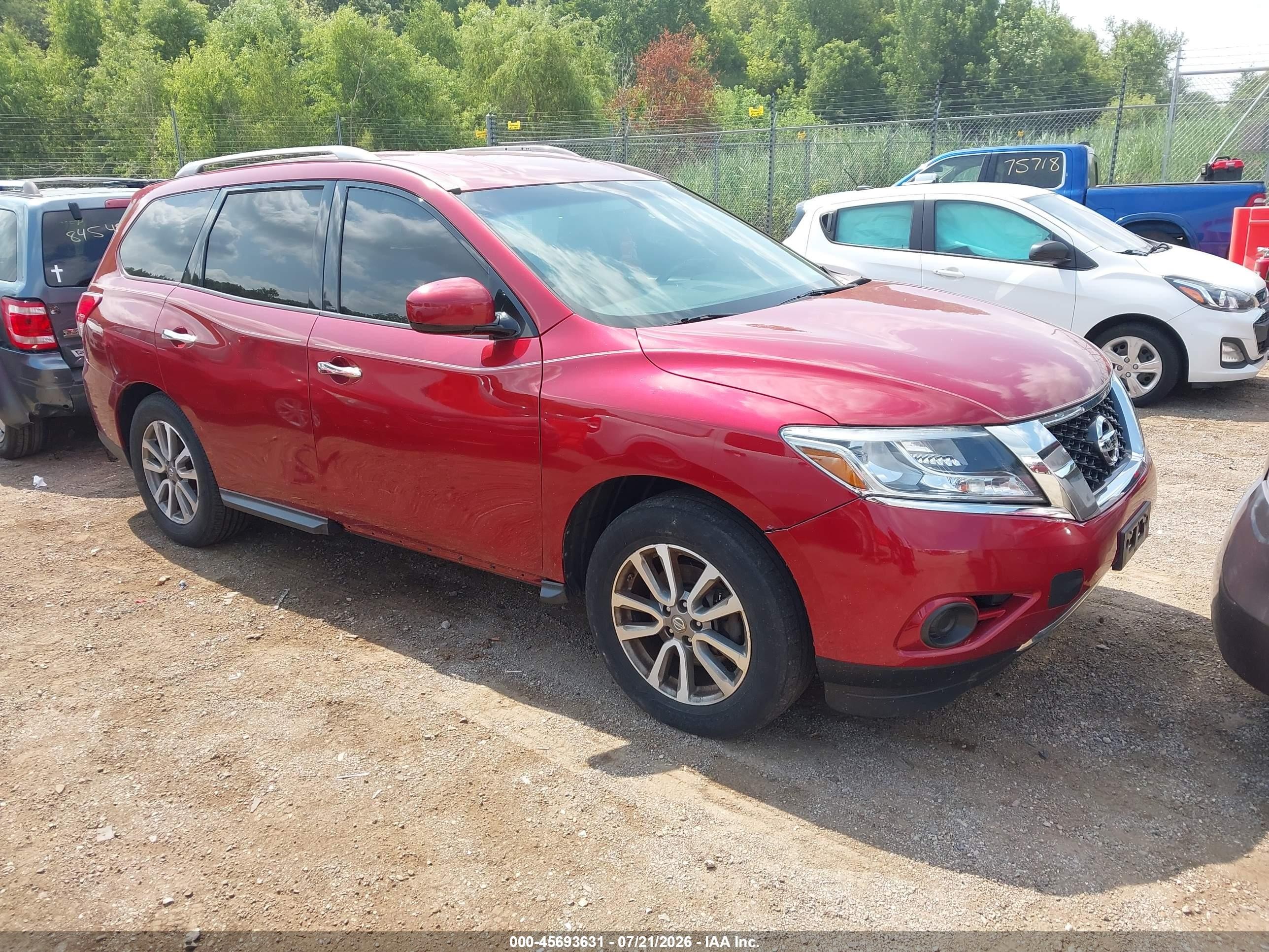 2013 Nissan Pathfinder SV, VIN 5N1AR2MM9DC623779 — Normal wear
