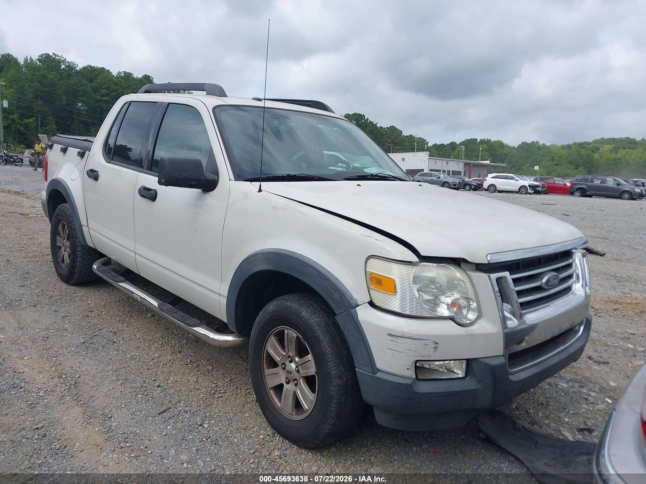 2010 Ford Explorer Sport Trac XLT, VIN 1FMEU3BE0AUA36748 — Normal wear