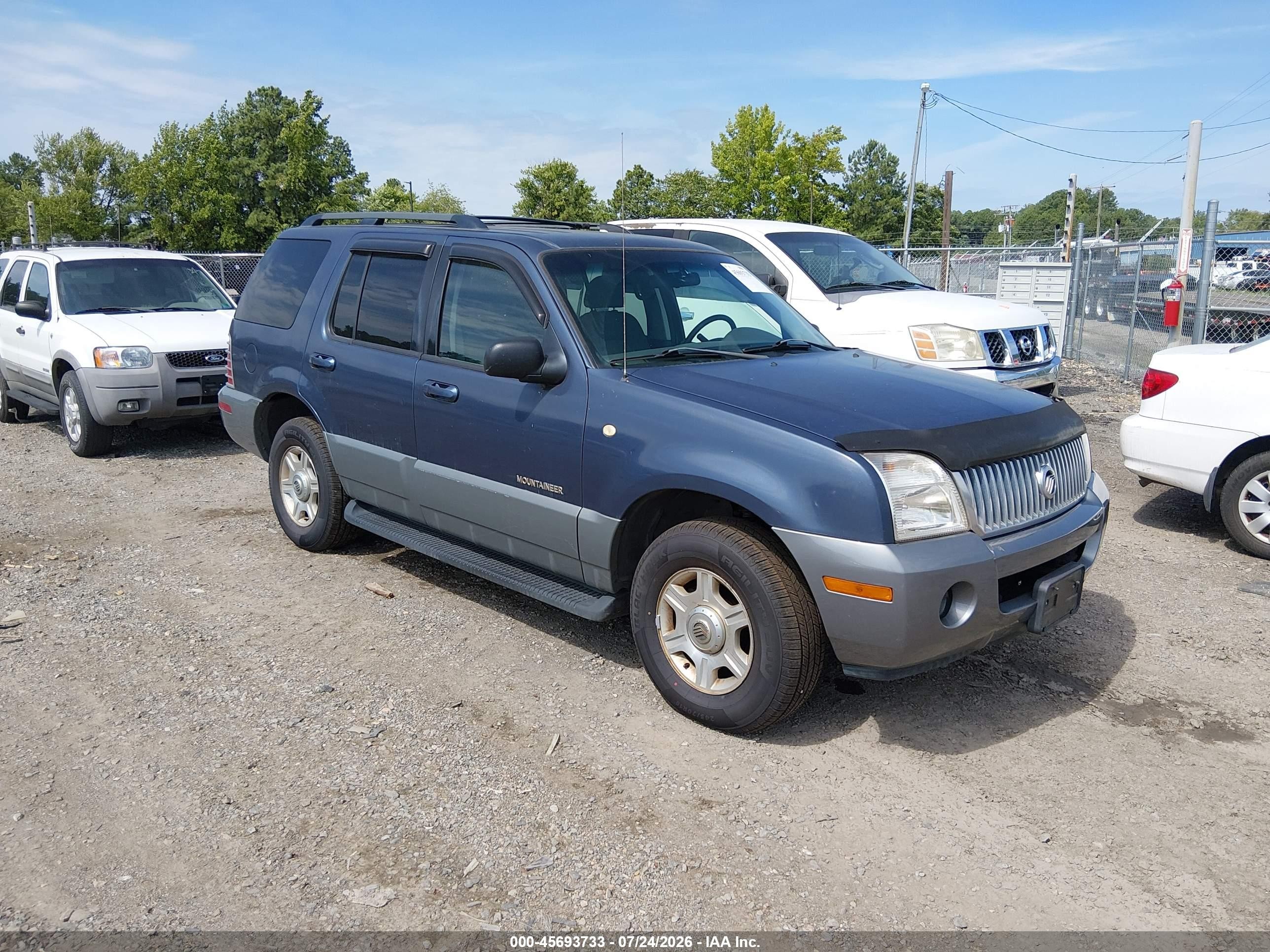 2002 Mercury Mountaineer, VIN 4M2ZU86E62ZJ28880 — Normal wear