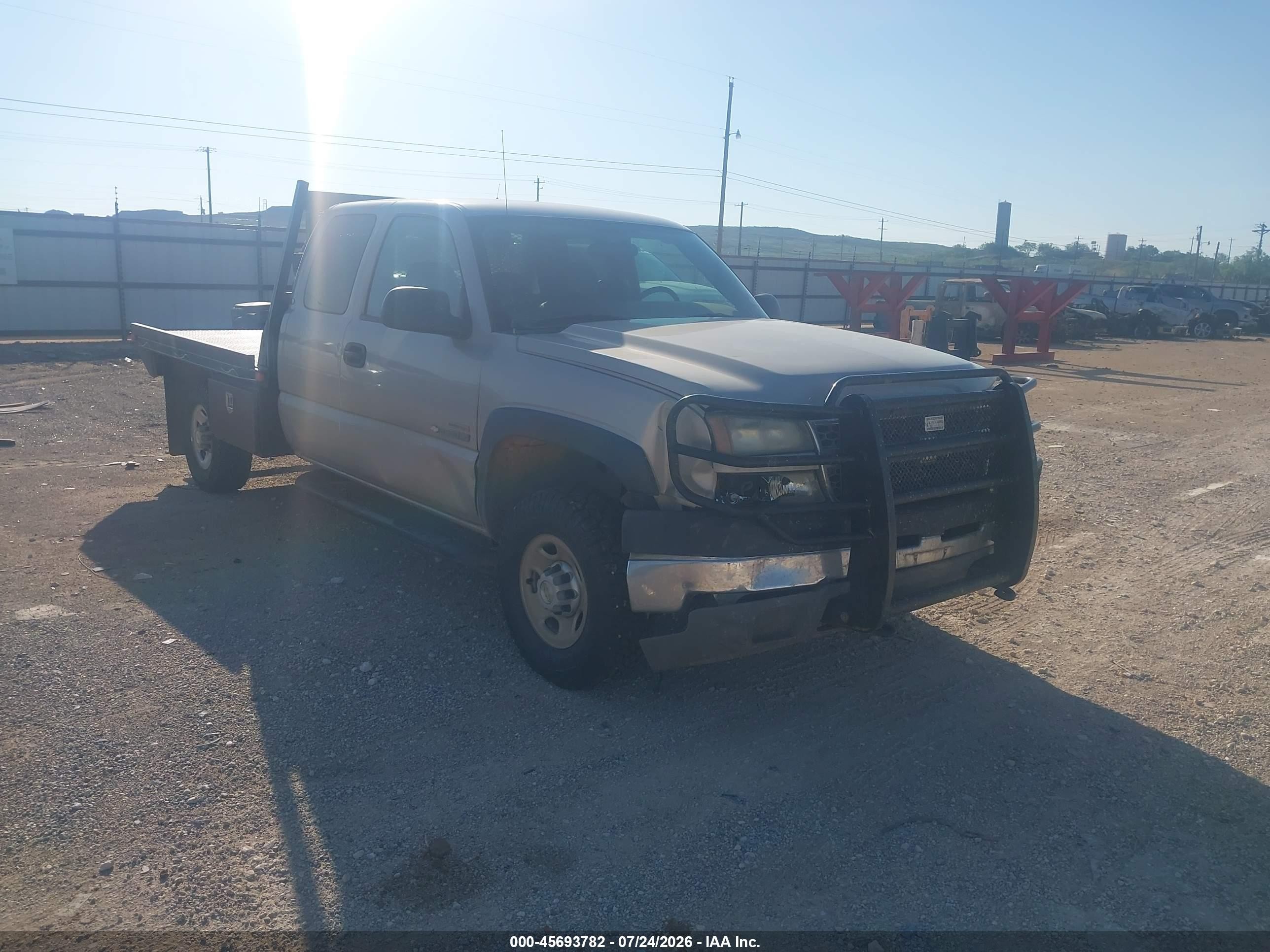 2005 Chevrolet Silverado 2500HD LT, VIN 1GCHK29205E119173 — Front end