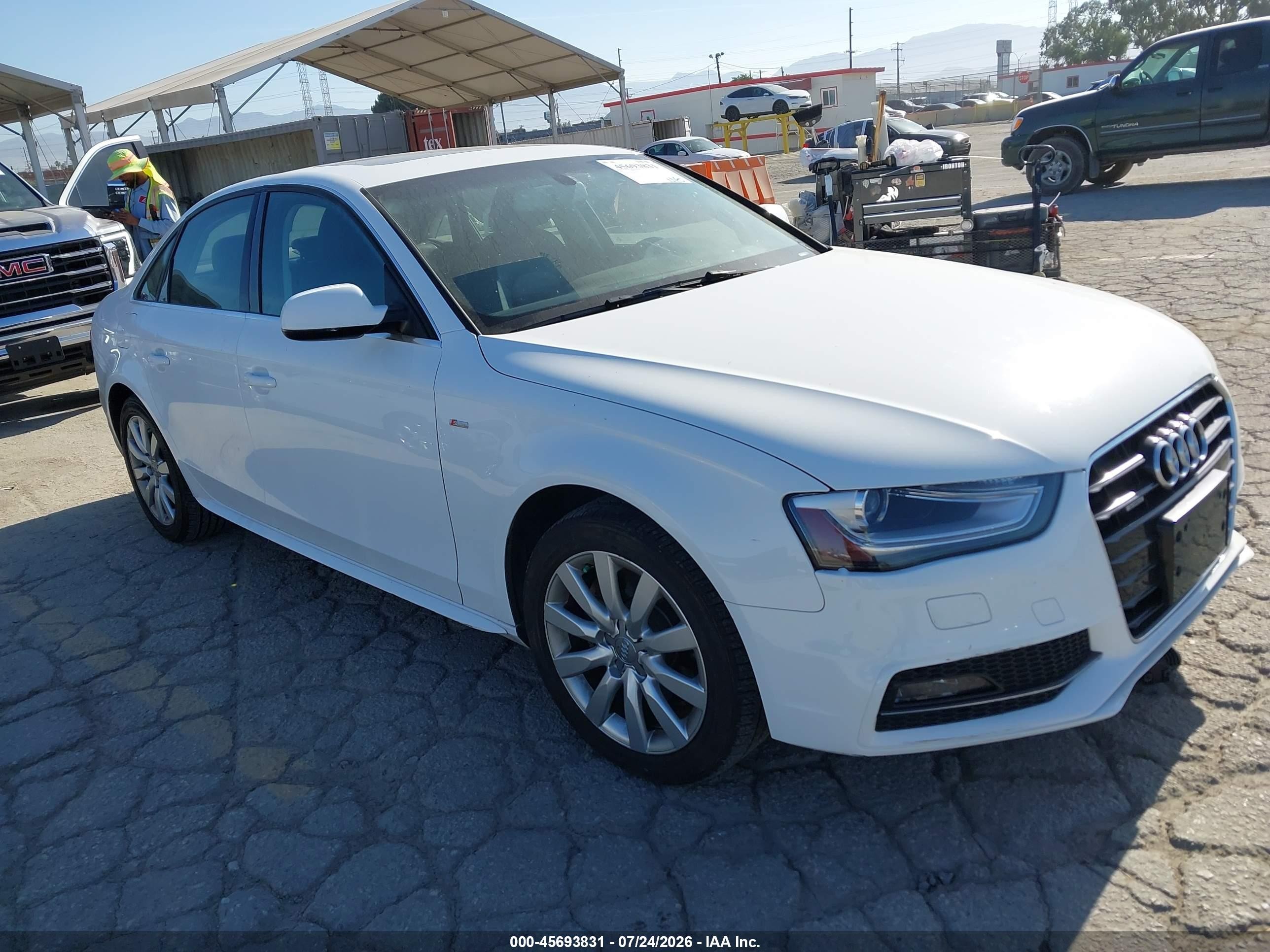 2016 Audi A4 Premium, VIN WAUBFAFL3GN004763 — Перед
