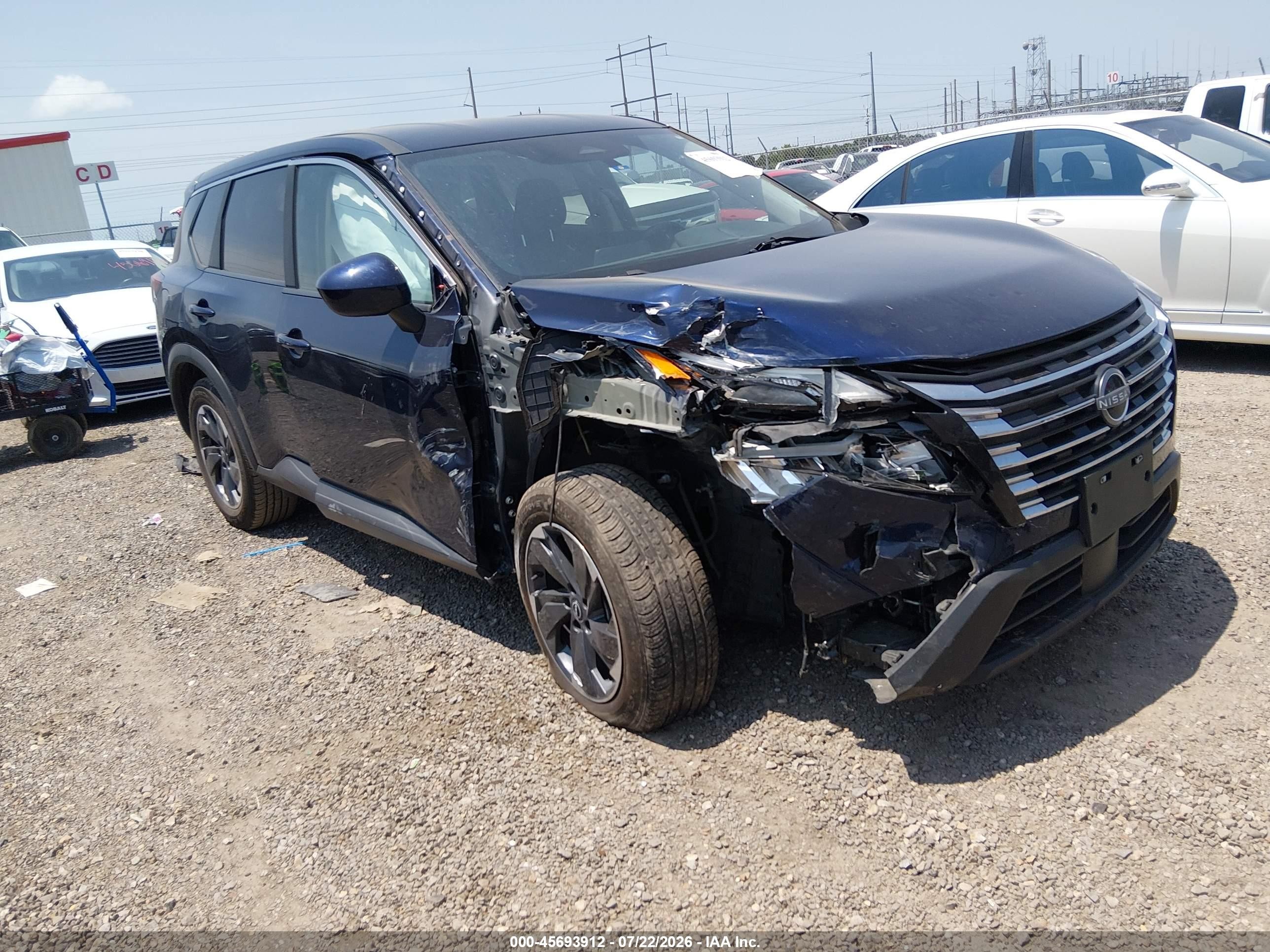 2024 Nissan Rogue SV, VIN 5N1BT3BA8RC708026 — Front end