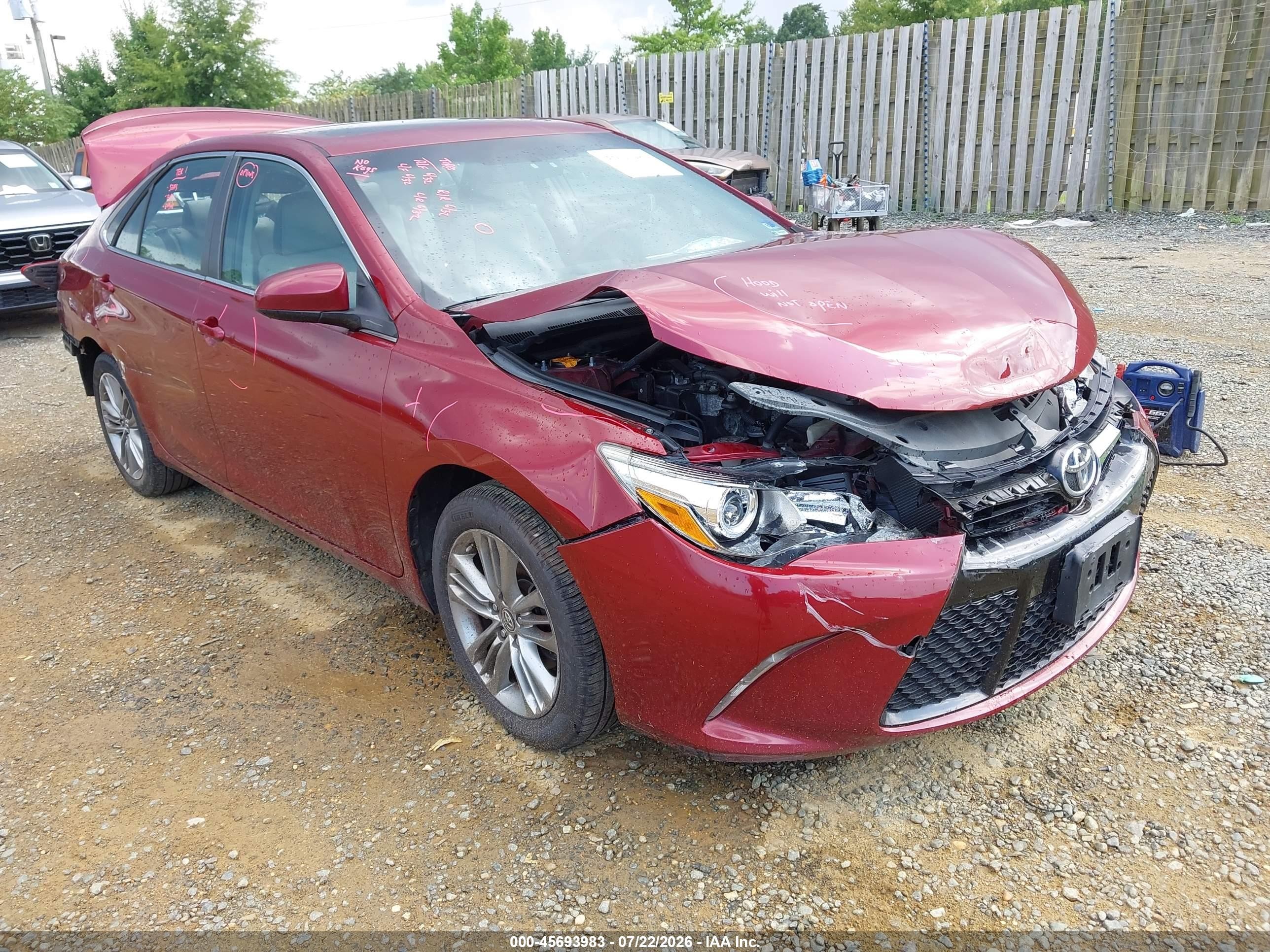 2015 Toyota Camry SE, VIN 4T1BF1FK3FU945141 — По всему кузову