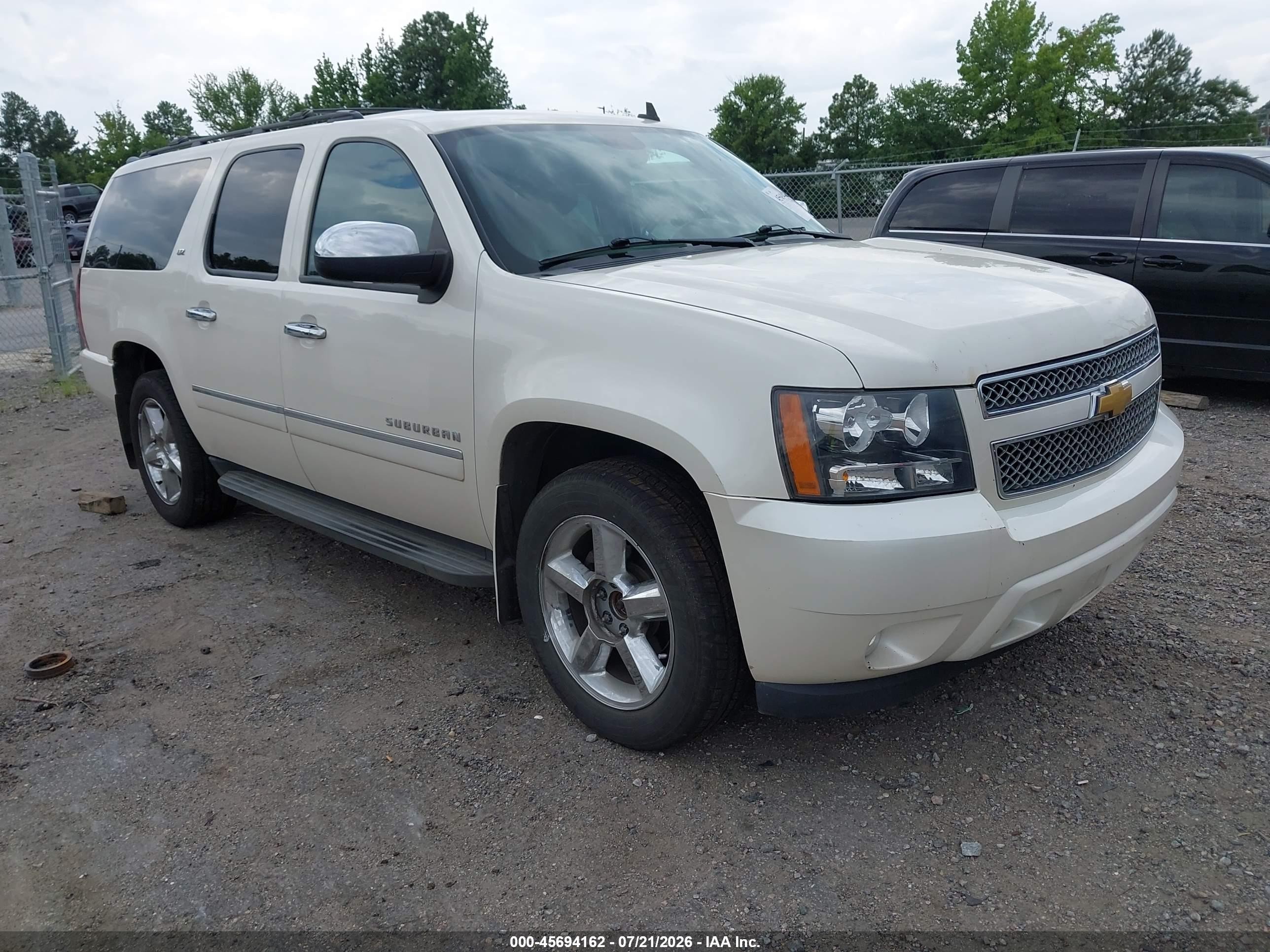 2013 Chevrolet Suburban LTZ, VIN 1GNSKKE76DR305953 — Normal wear