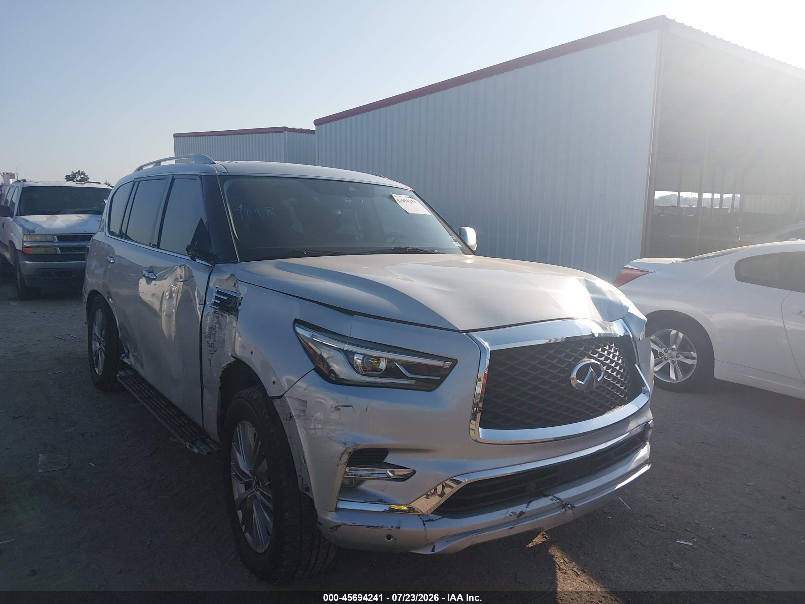 2018 Infiniti QX80, VIN JN8AZ2ND4J9840267 — Бок