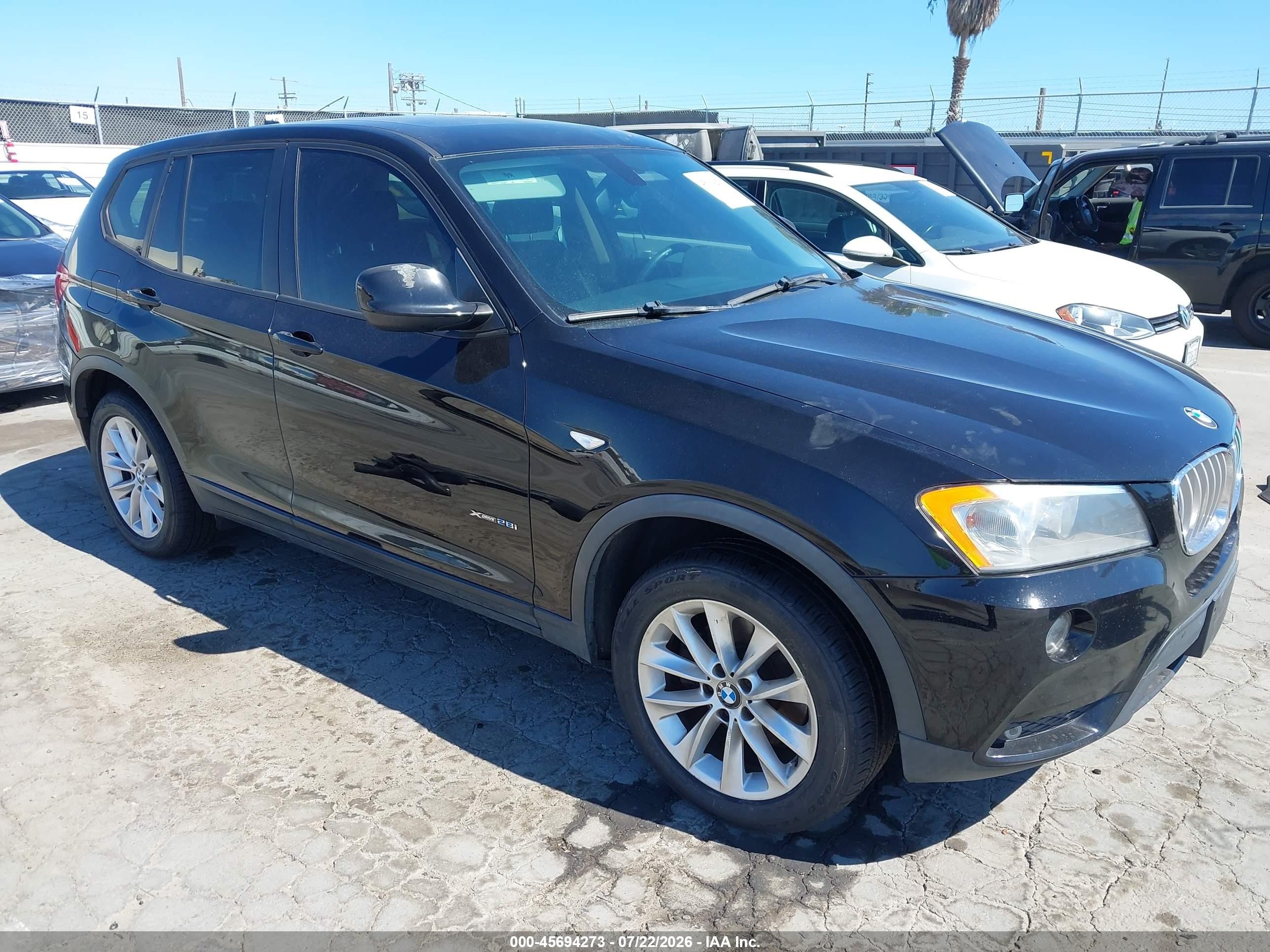2014 BMW X3 xDrive28i, VIN 5UXWX9C54E0D35465 — Front end