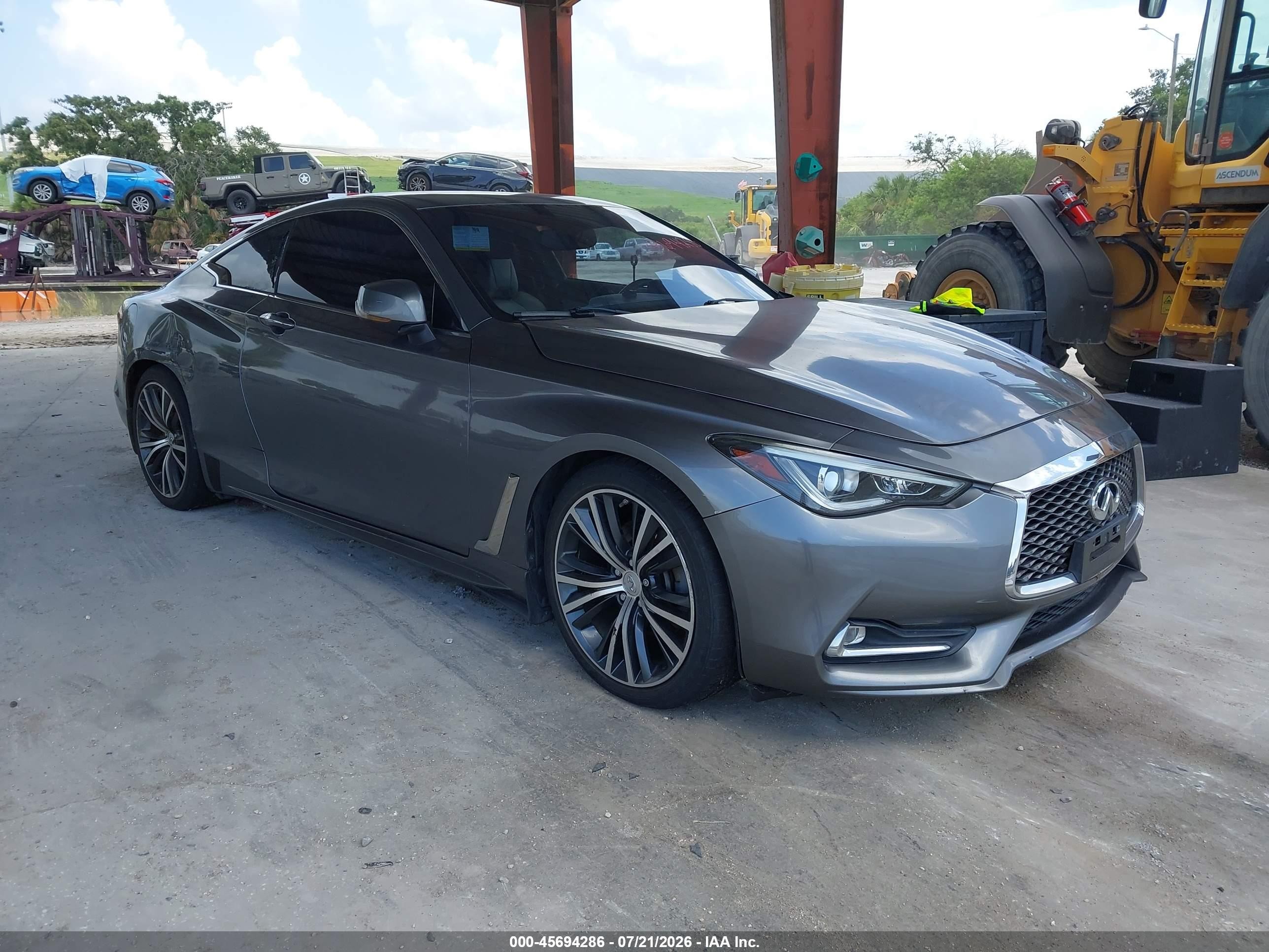 2017 Infiniti Q60 Premium, VIN JN1EV7EK5HM360947 — Normal wear