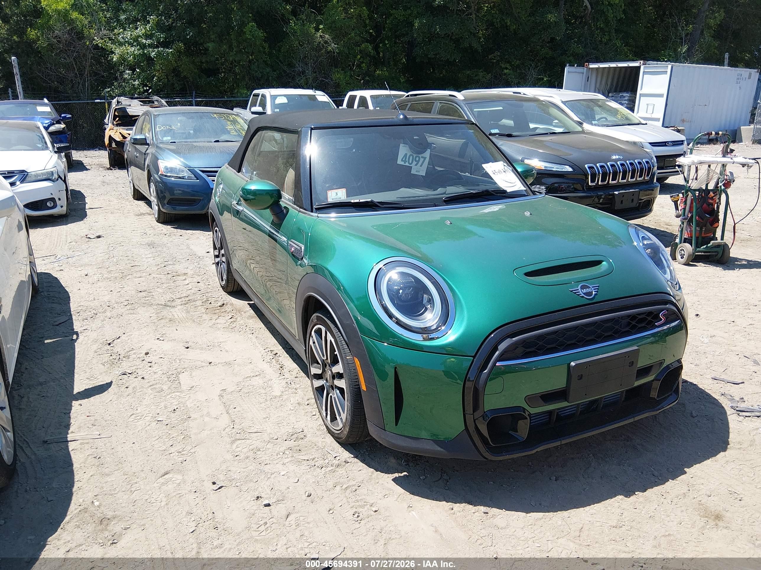 2023 MINI Convertible Cooper S, VIN WMW43DL04P3P47635 — Вода / потоп