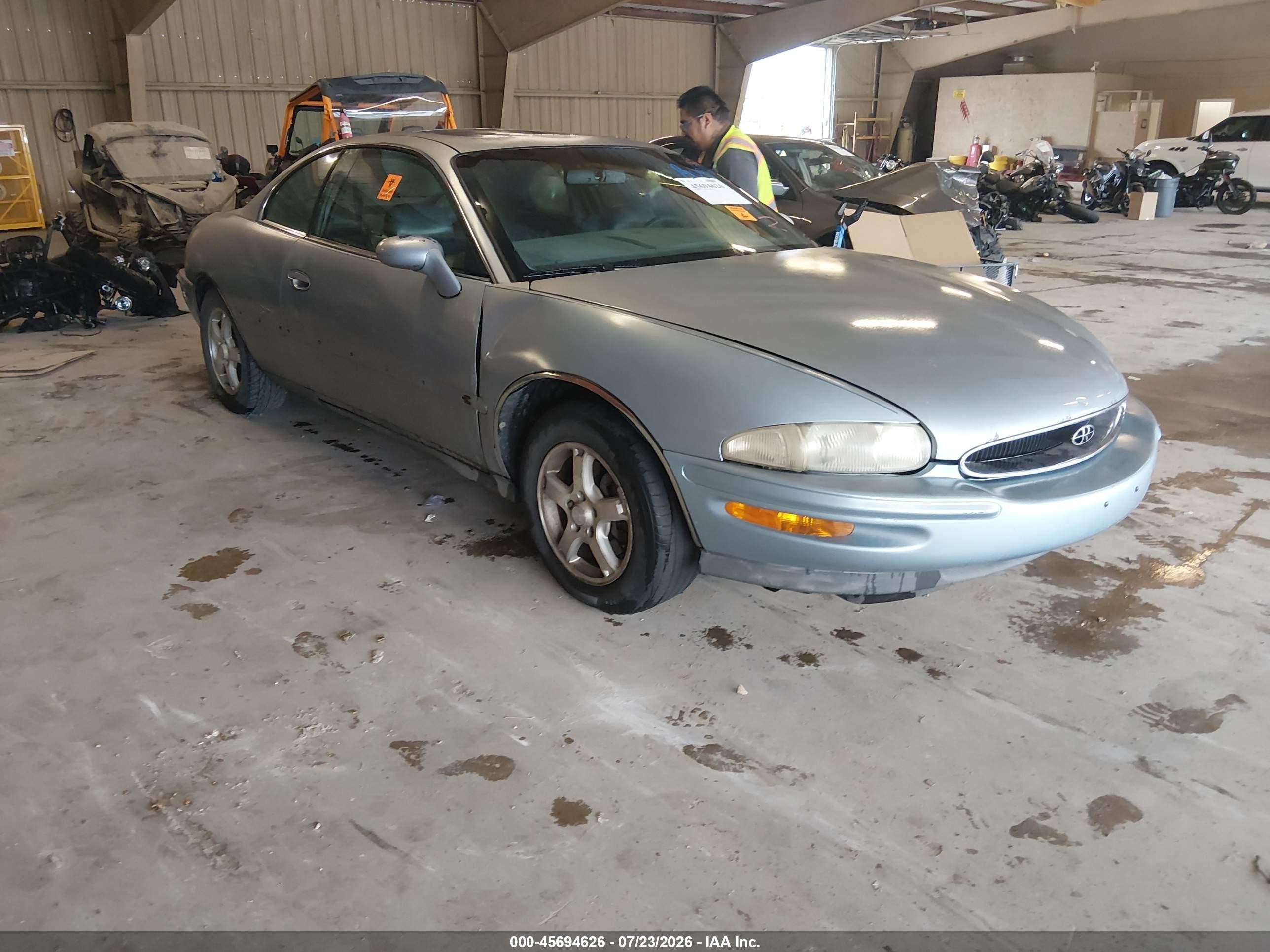 1997 Buick Riviera, VIN 1G4GD2214V4708820 — Normal wear