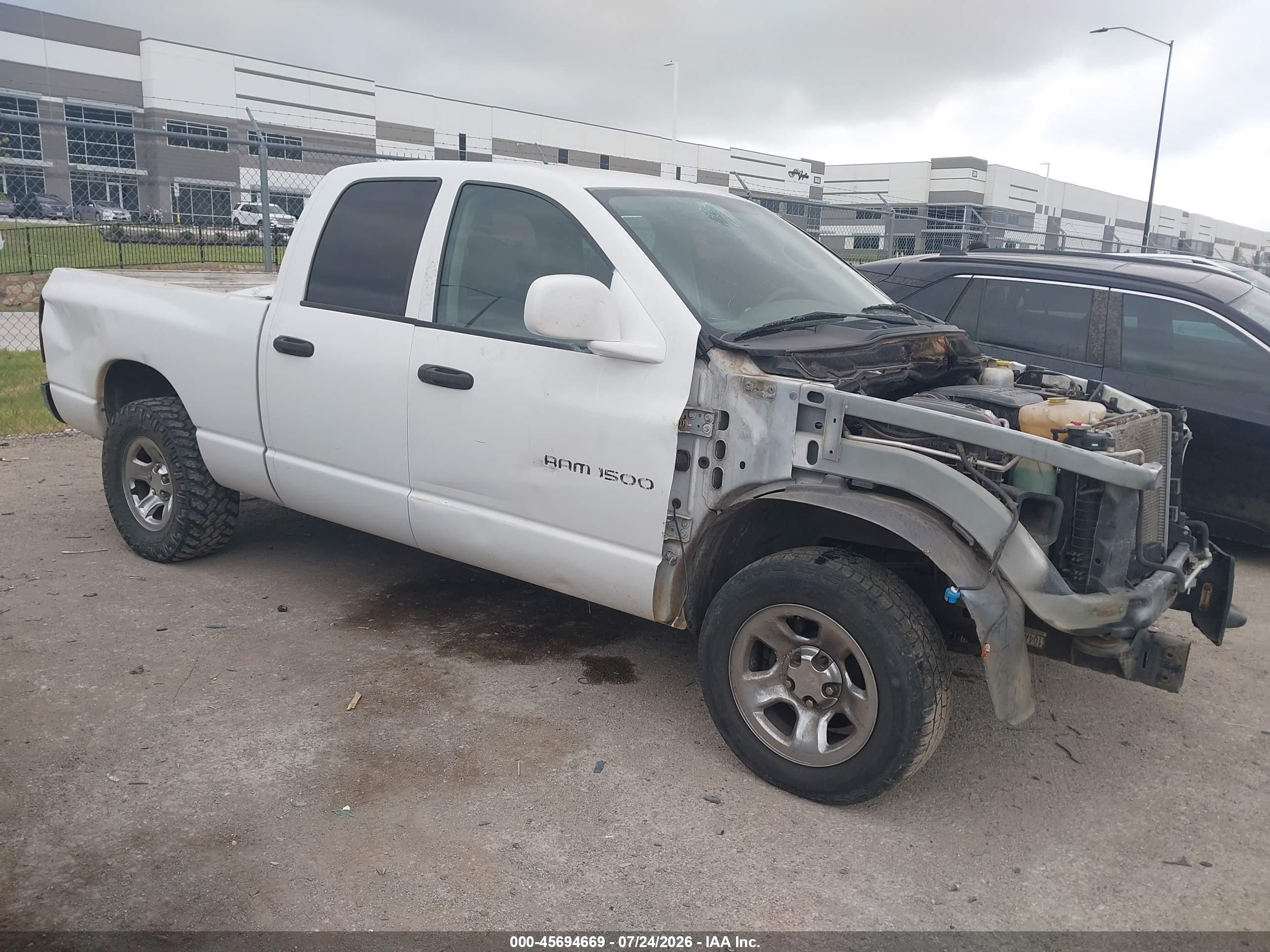 2004 Dodge 1500 ST, VIN 1D7HA18N34J263546 — Front end