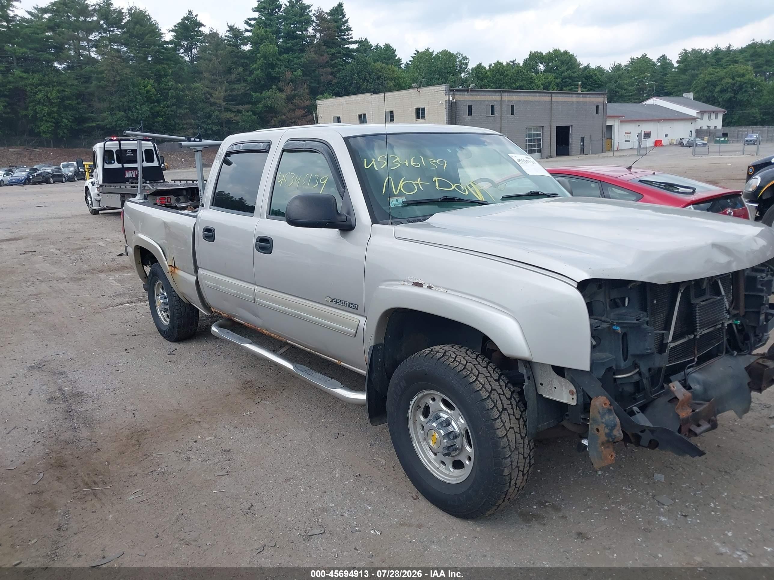 2005 Chevrolet Silverado 2500HD LS, VIN 1GCHK23U55F857684 — Front end