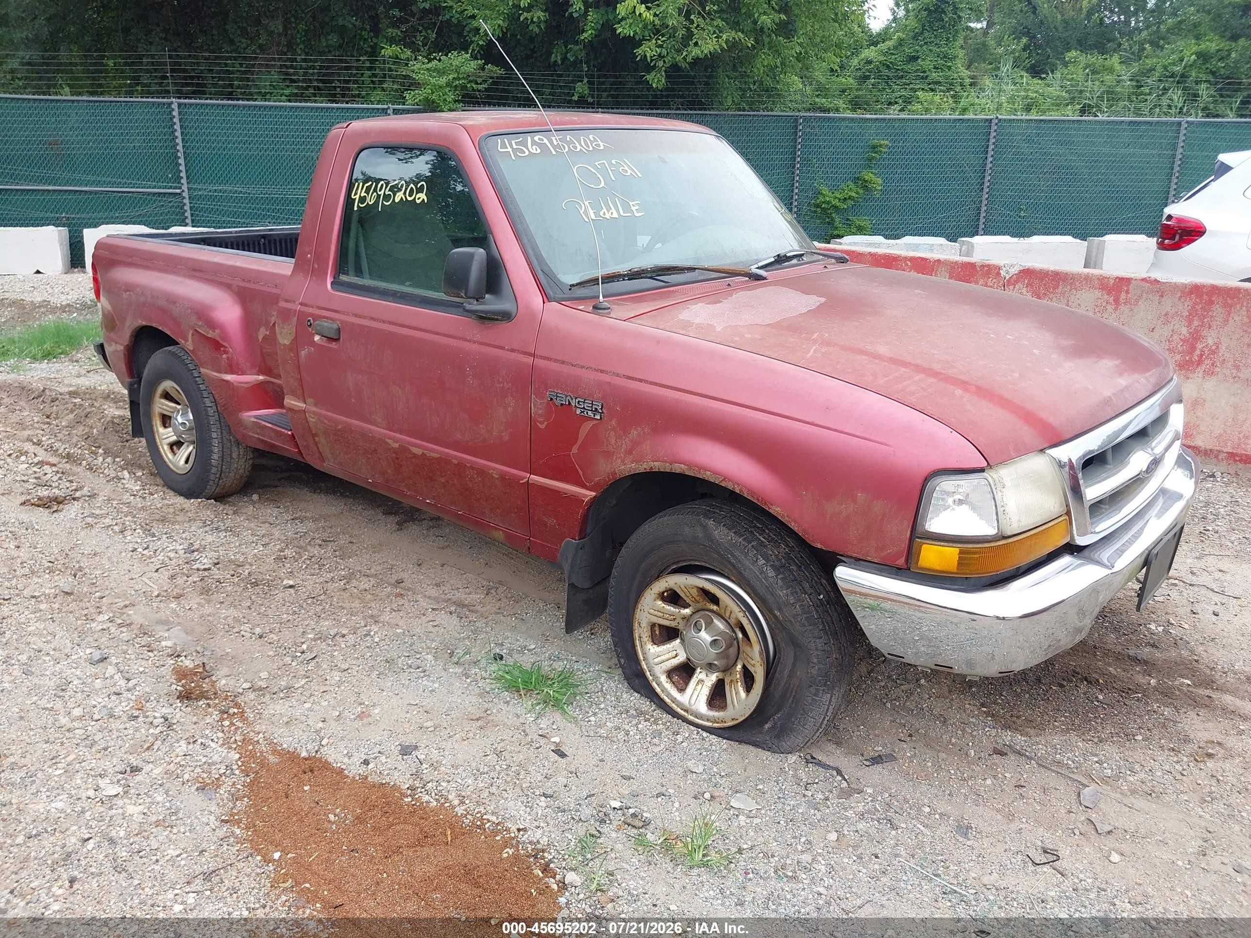 2000 Ford Ranger XL, VIN 1FTYR10V6YTA83809 — Обычный износ