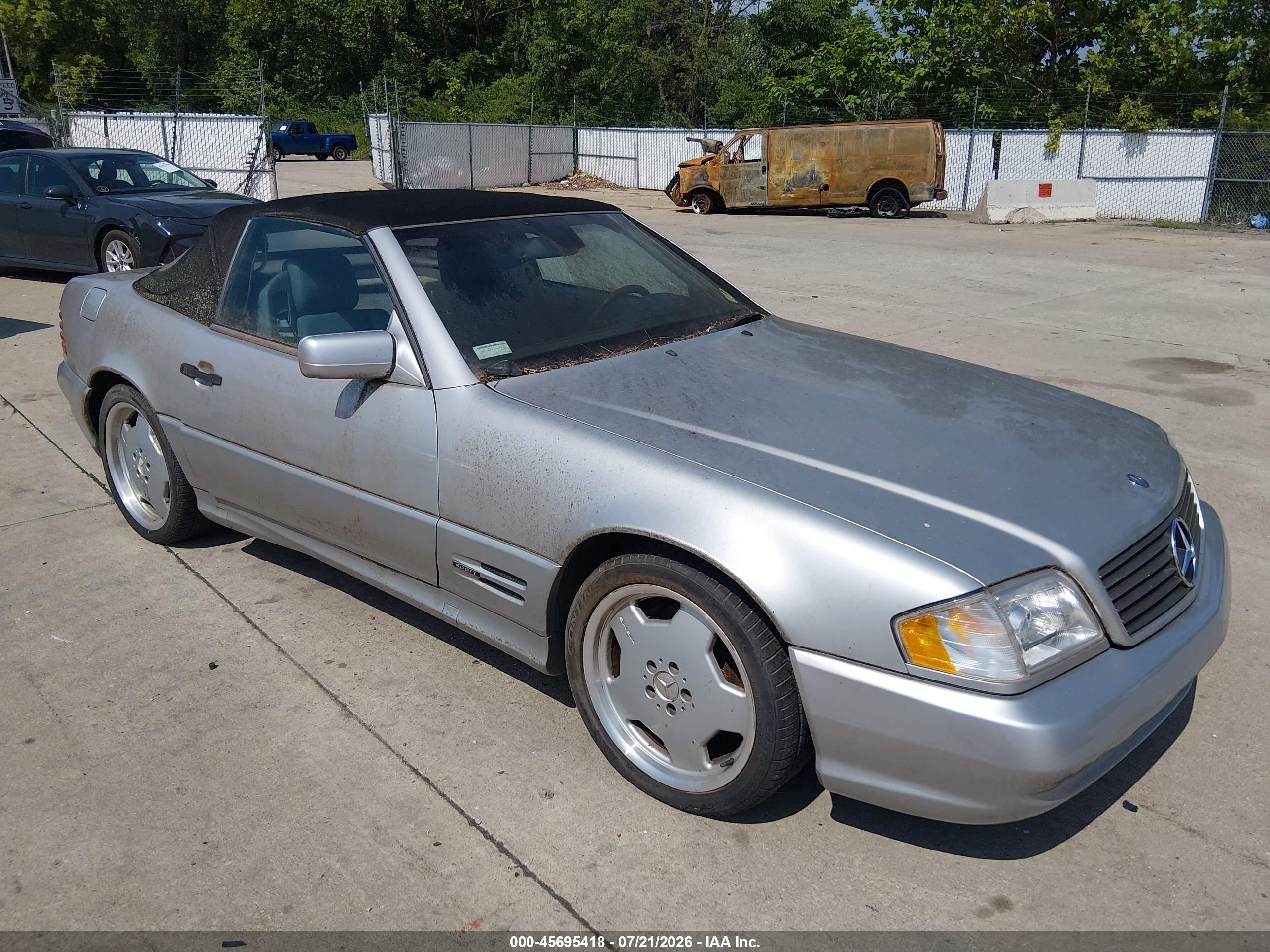 1998 Mercedes-Benz SL 500, VIN WDBFA67F7WF163480 — Normal wear