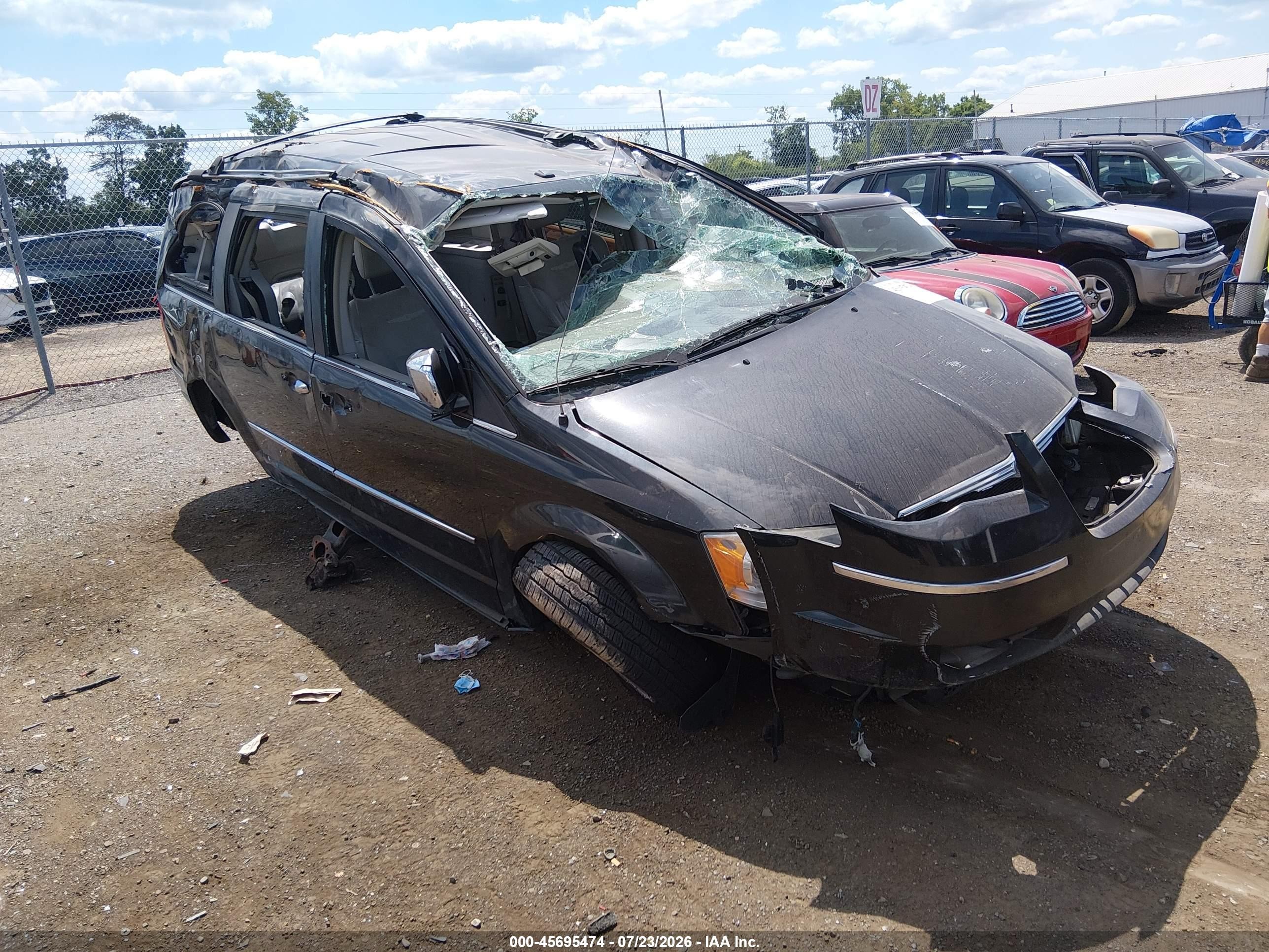 2008 Chrysler Town & Country Limited, VIN 2A8HR64X68R614824 — All over