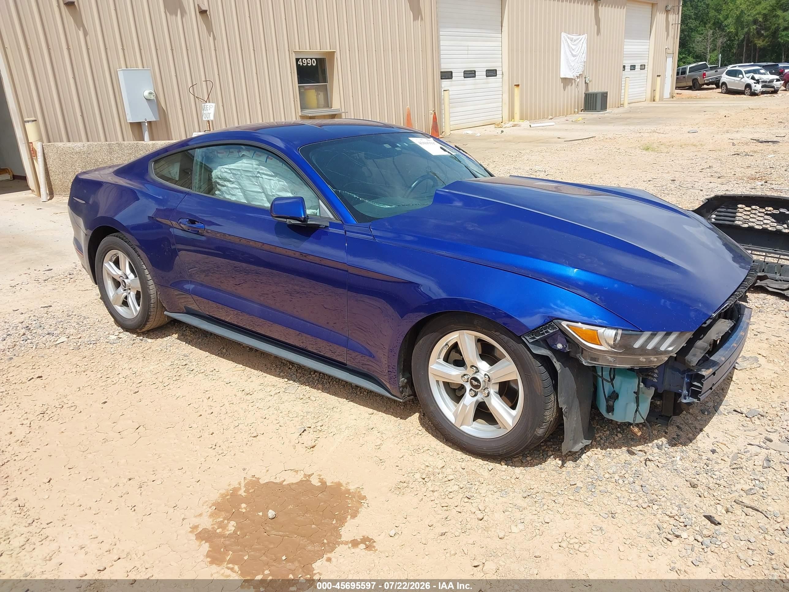 2015 Ford Mustang V6, VIN 1FA6P8AM7F5348241 — Front end