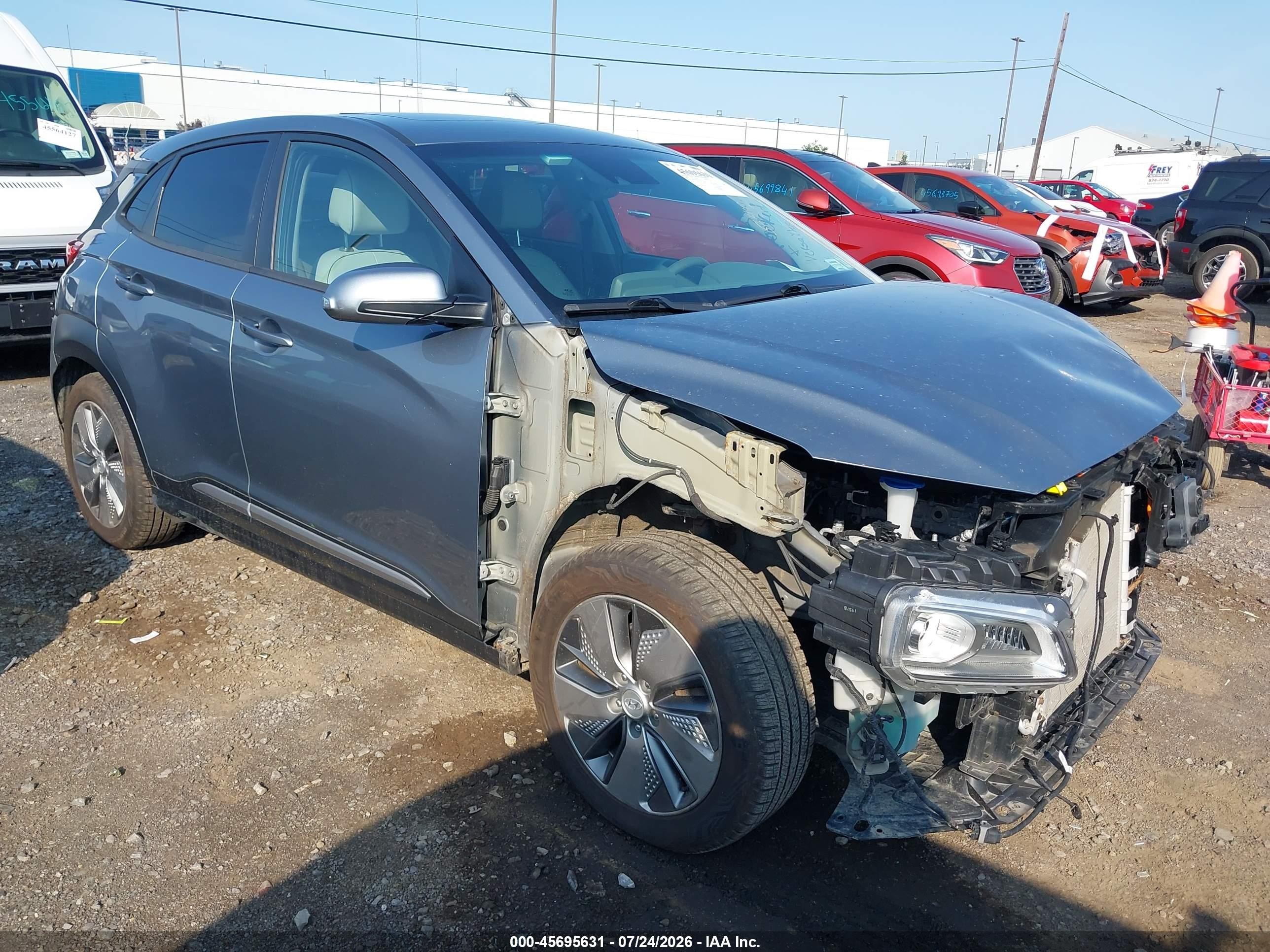 2019 Hyundai Kona Limited, VIN KM8K33AG5KU035945 — Front end