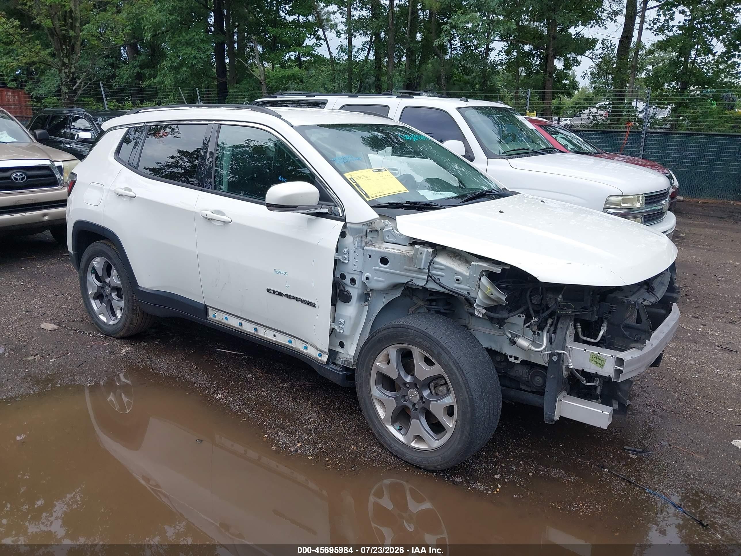 2020 Jeep Compass Limited, VIN 3C4NJCCBXLT218536 — Front end