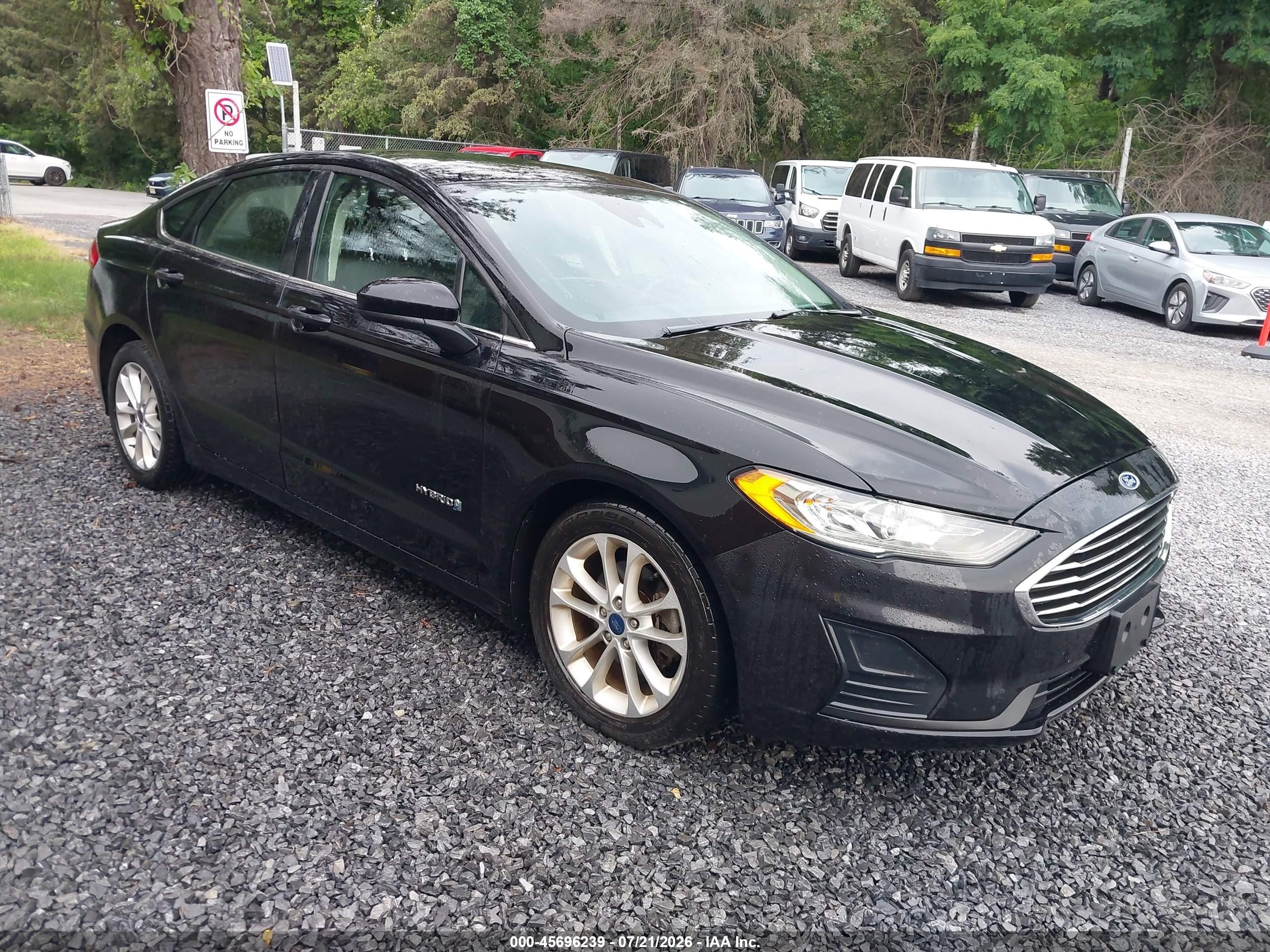 2019 Ford Fusion SE, VIN 3FA6P0LU9KR274438 — Normal wear