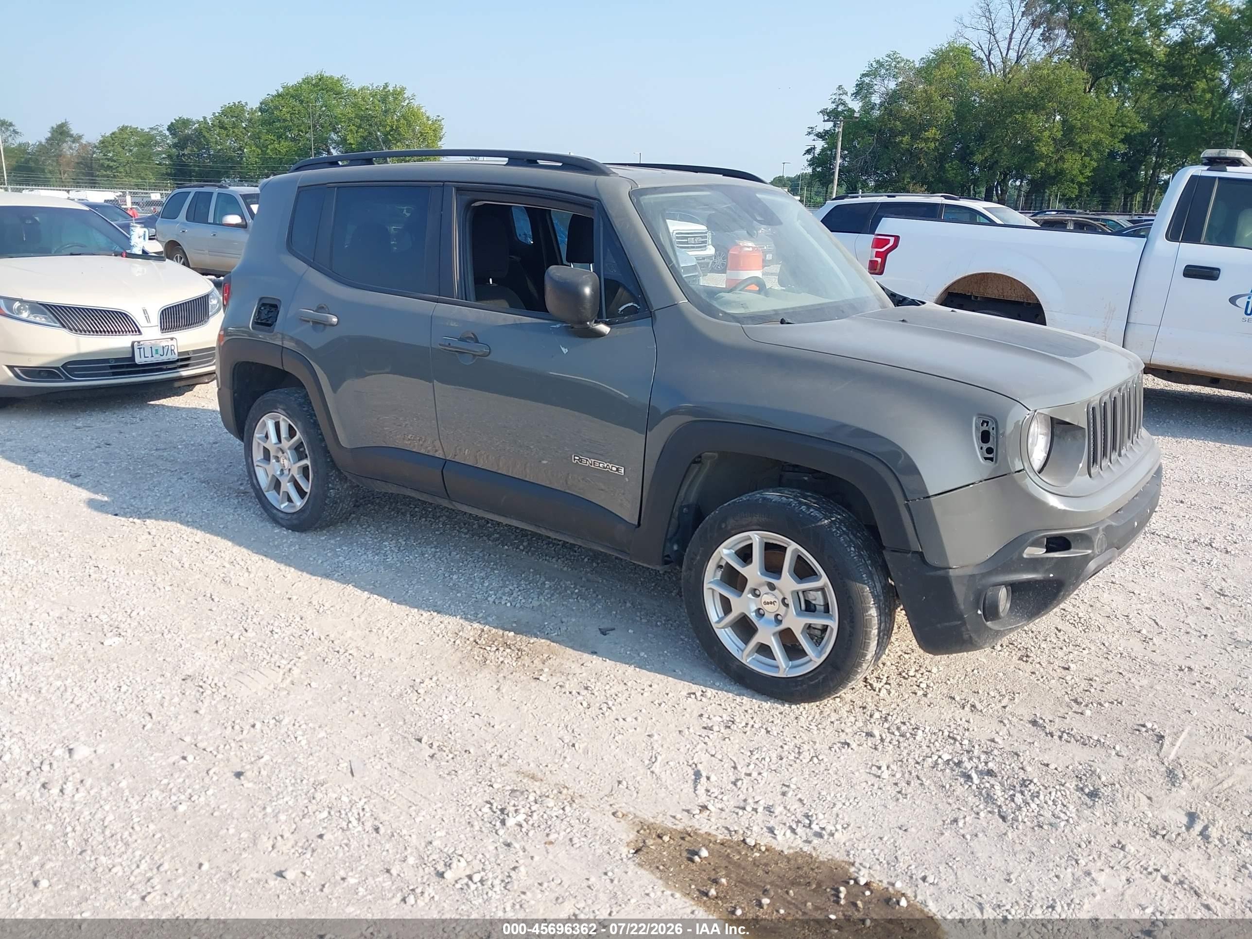 2022 Jeep Renegade Latitude, VIN ZACNJDB15NPN80201 — Stripped
