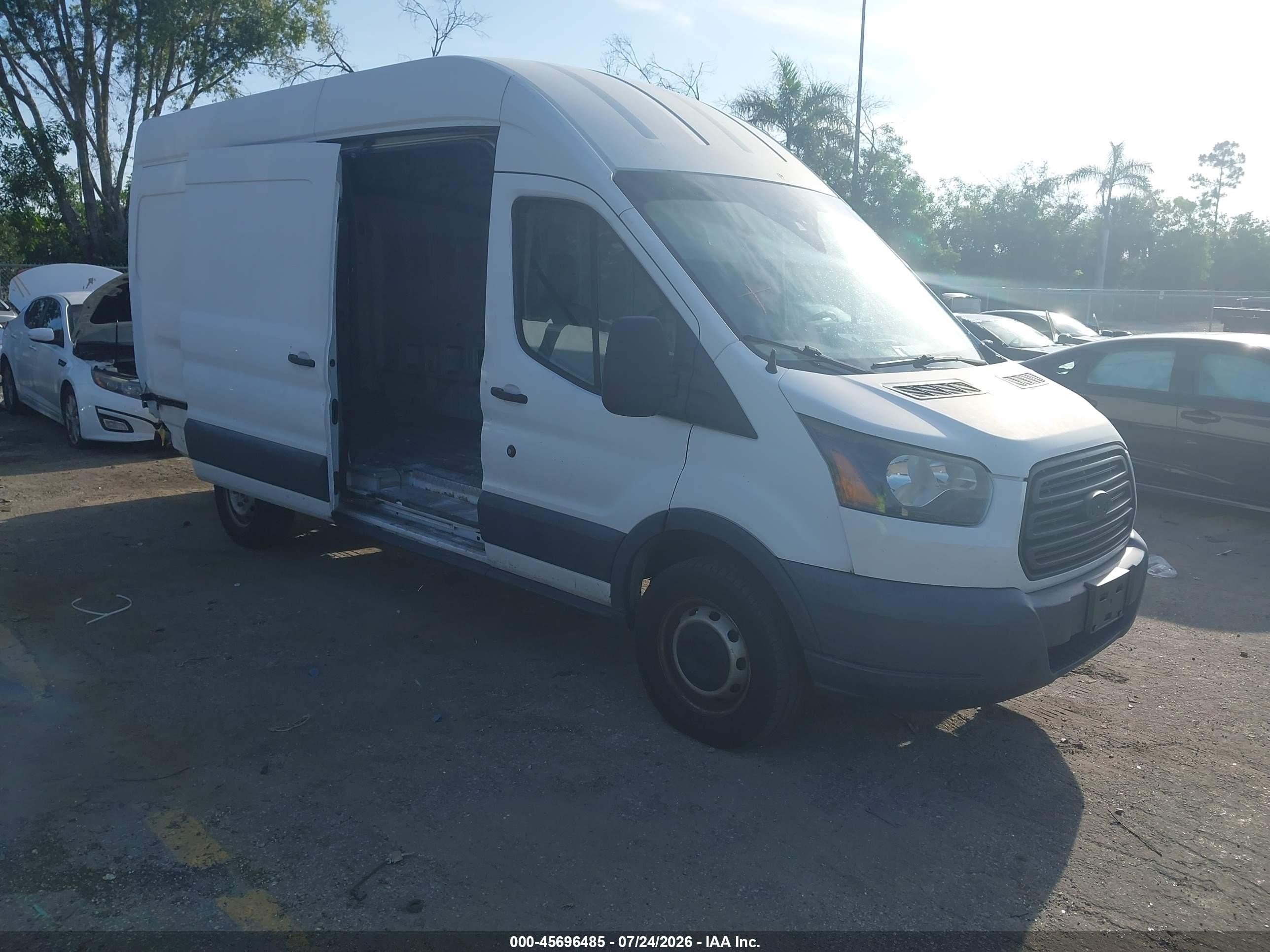 2016 Ford Transit, VIN 1FTYR3XG1GKB13077 — Rear end