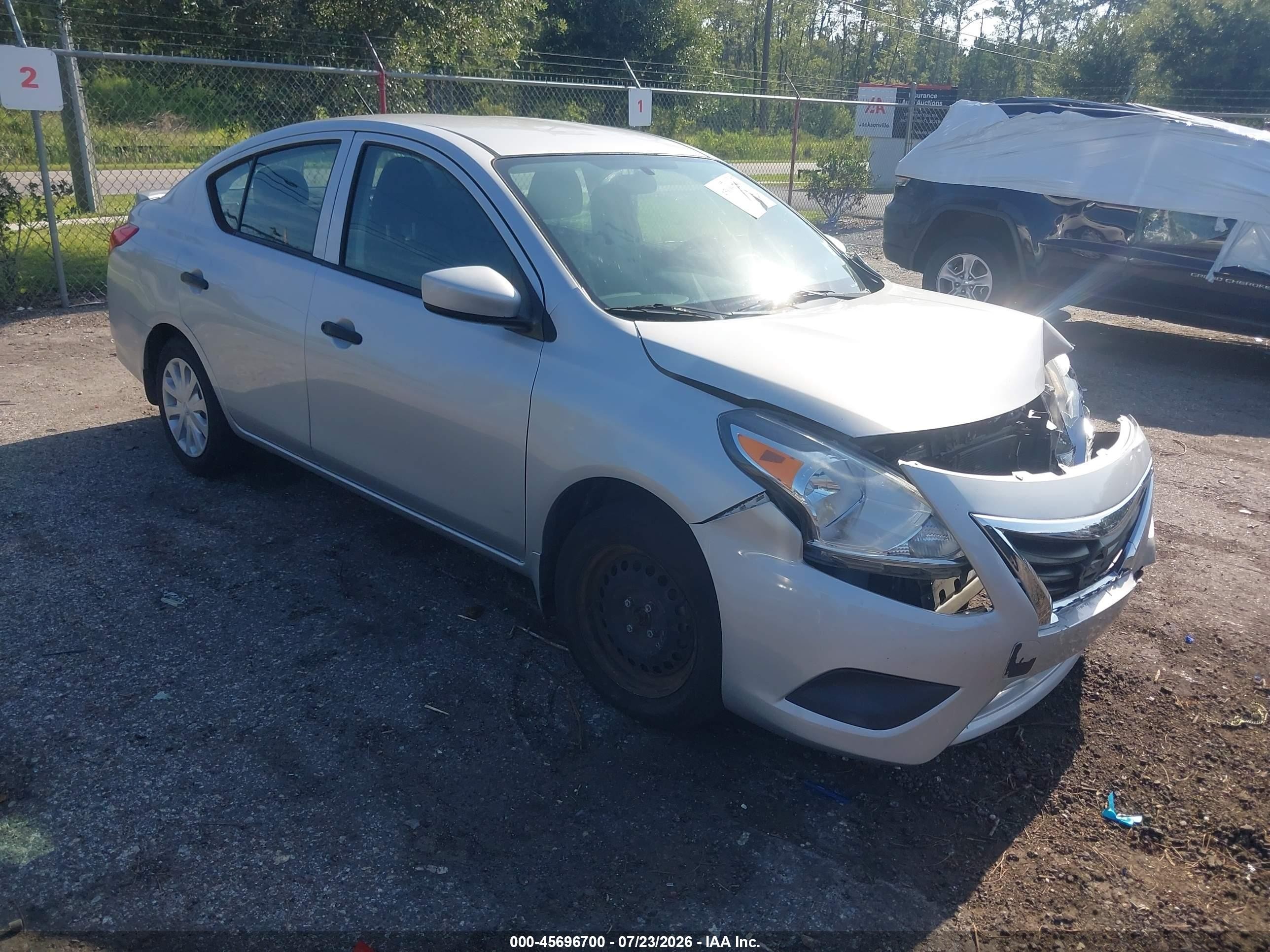 2019 Nissan Versa SV, VIN 3N1CN7AP0KL869516 — Front end