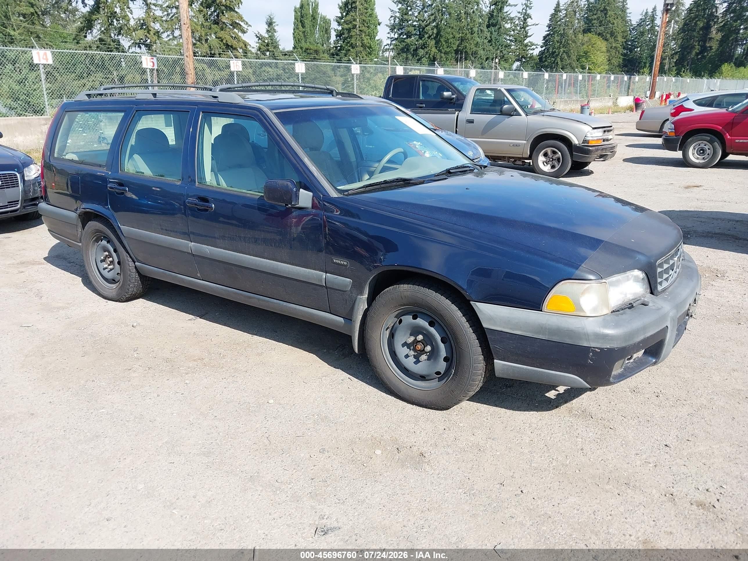 1998 Volvo V70 XC Cross Country, VIN YV1LZ564XW2440440 — Normal wear