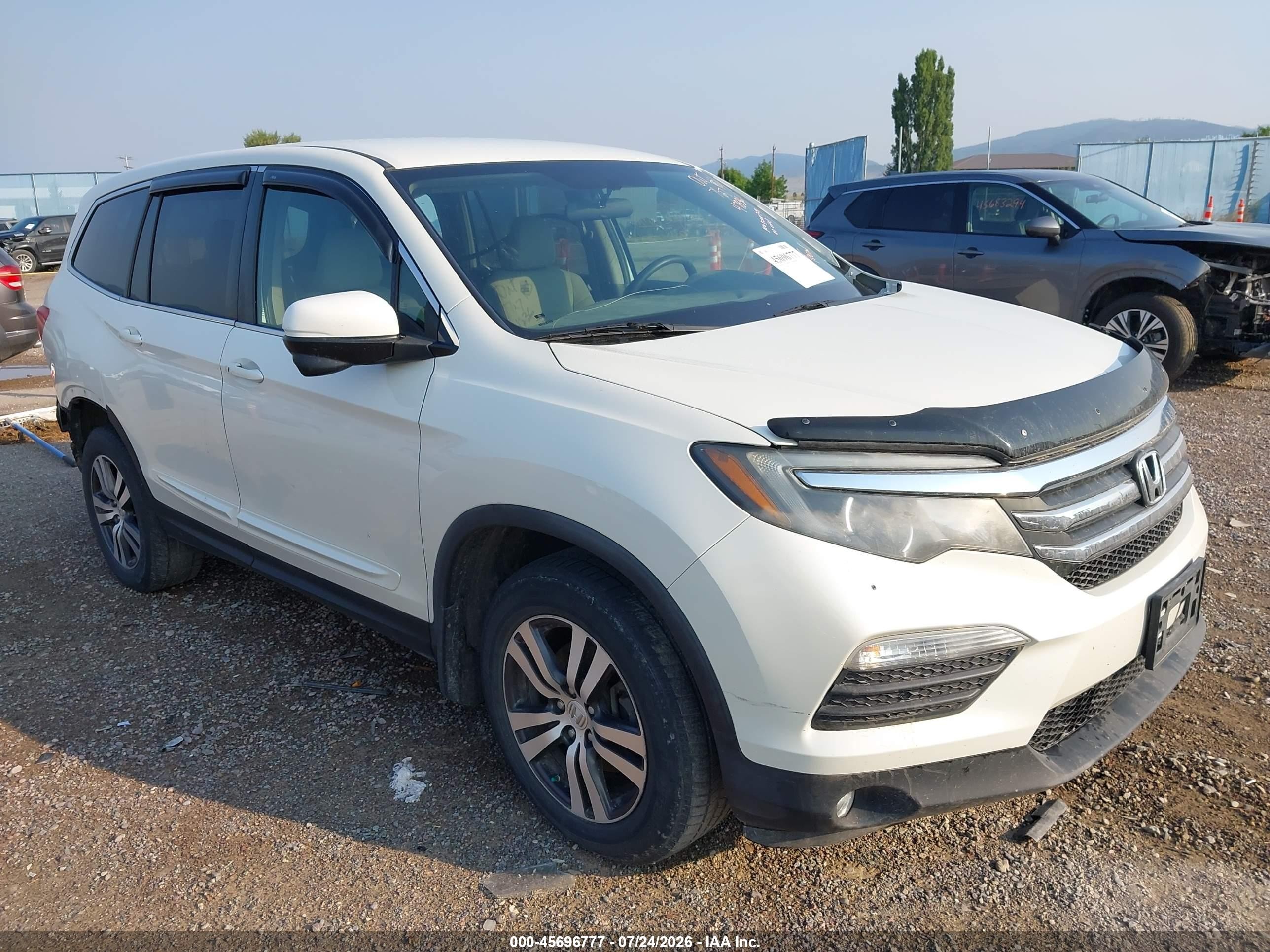 2016 Honda Pilot EX, VIN 5FNYF6H37GB059612 — Rear end