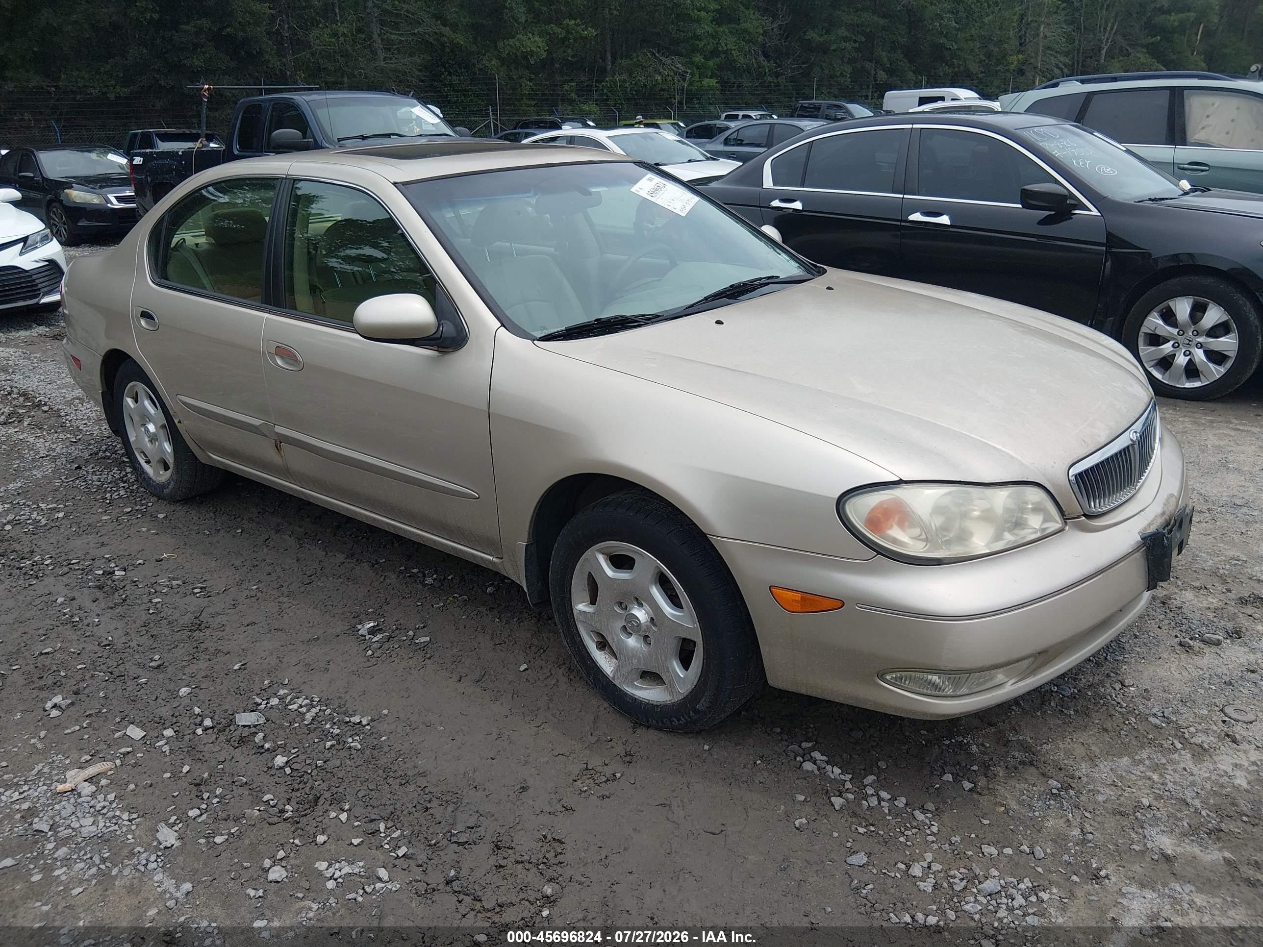 2001 Infiniti I30 Luxury, VIN JNKCA31A31T041062 — Normal wear