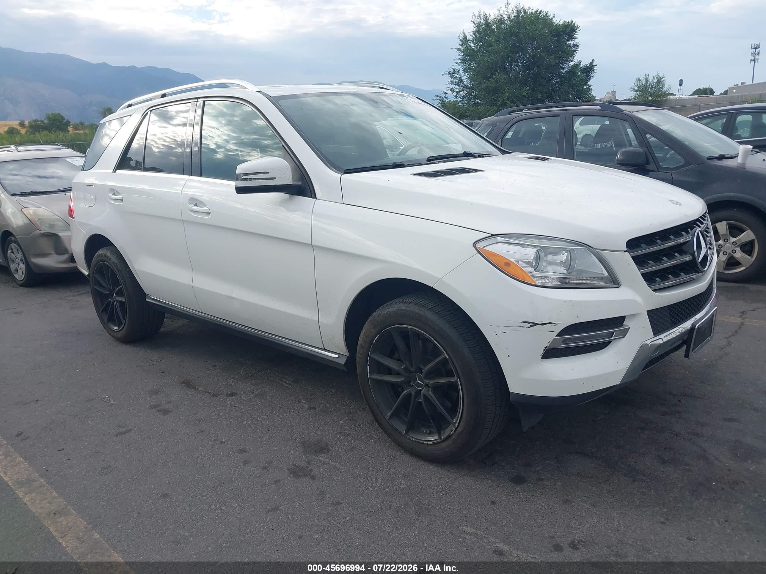 2014 Mercedes-Benz M 350, VIN 4JGDA5HB8EA422631 — Normal wear