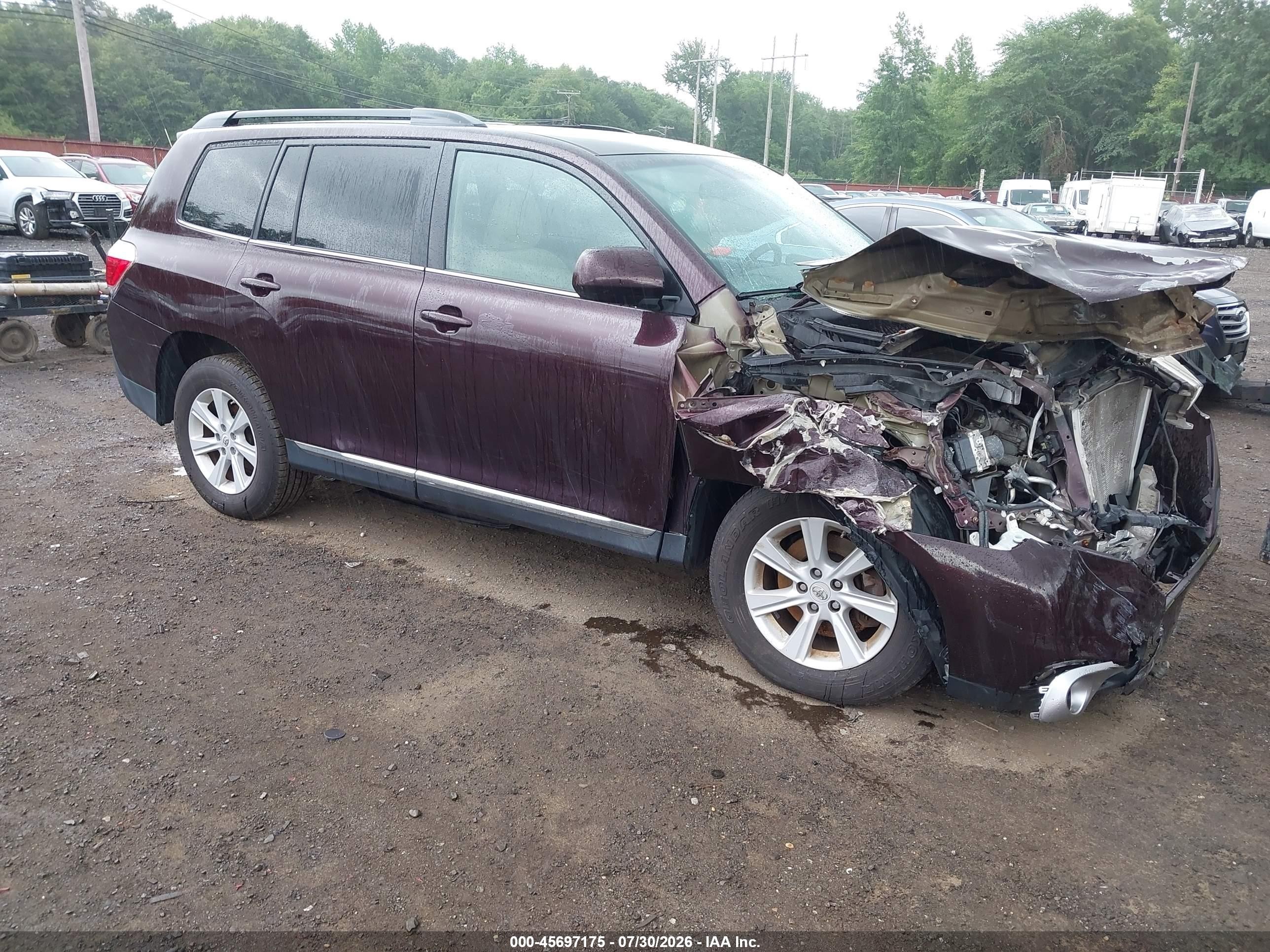 2013 Toyota Highlander SE, VIN 5TDBK3EHXDS184949 — Фото с аукциона 1 of 6