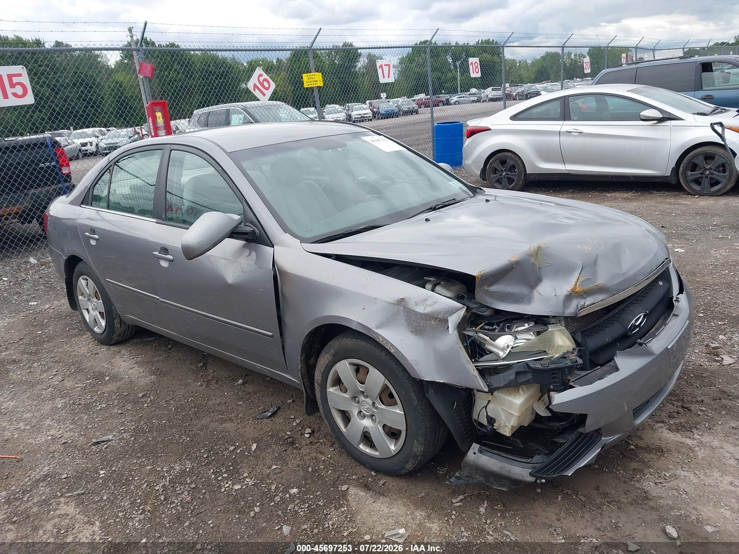 2007 Hyundai Sonata GLS, VIN 5NPET46C57H269176 — Front end