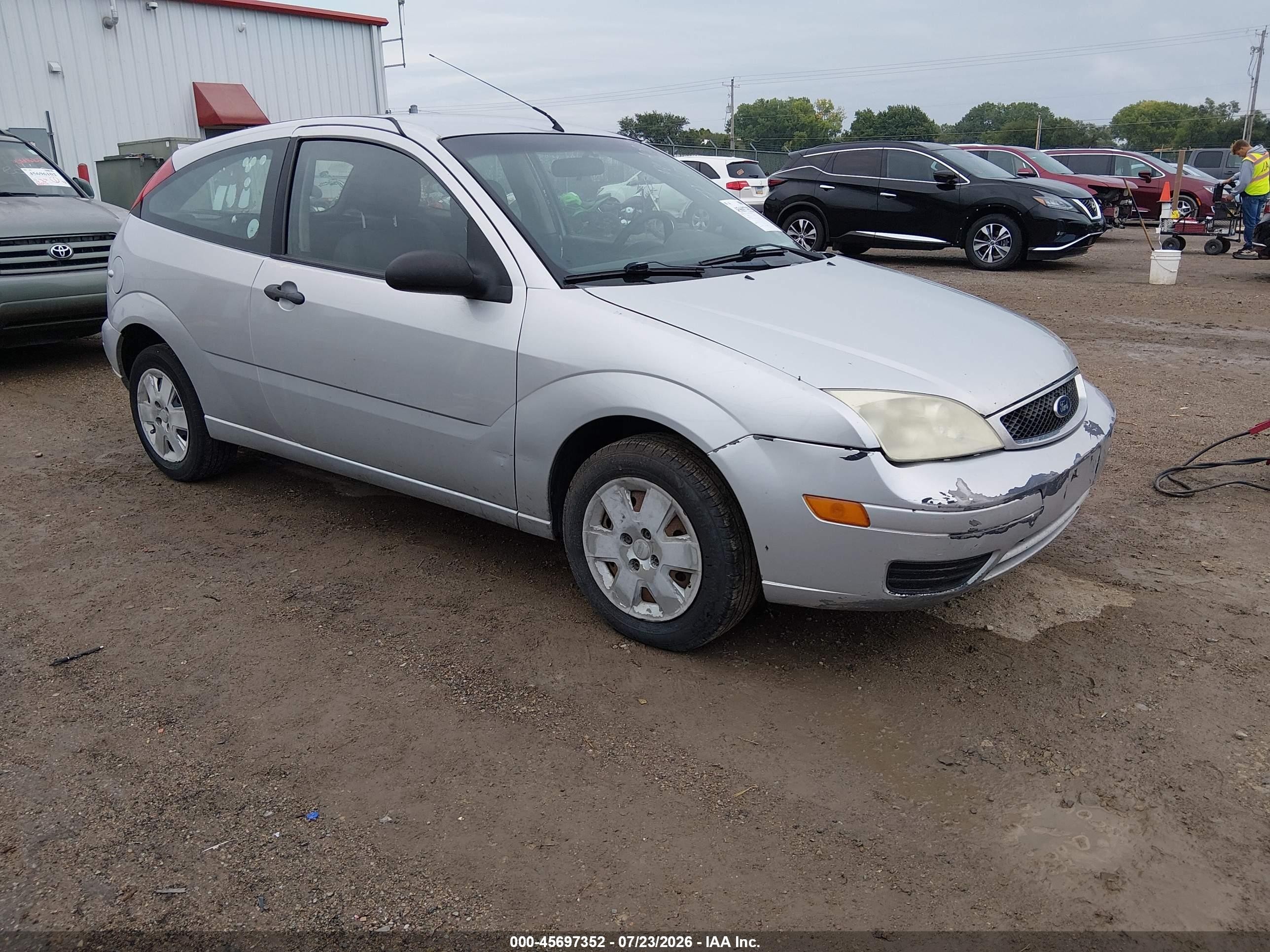 2007 Ford Focus S, VIN 1FAFP31N97W314597 — Normal wear