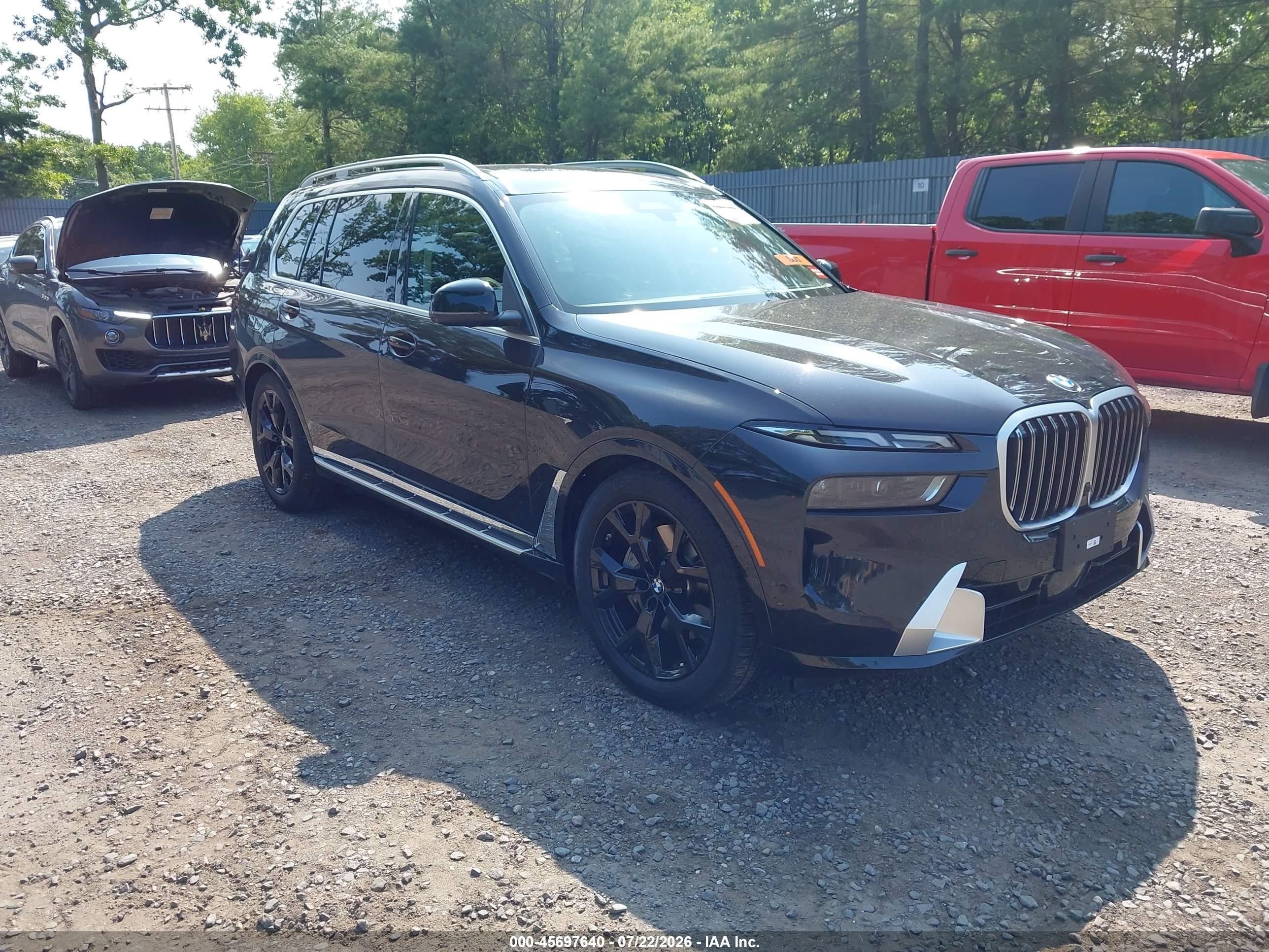 2026 BMW X7 xDrive40i, VIN 5UX23EM07T9296608 — Rear end