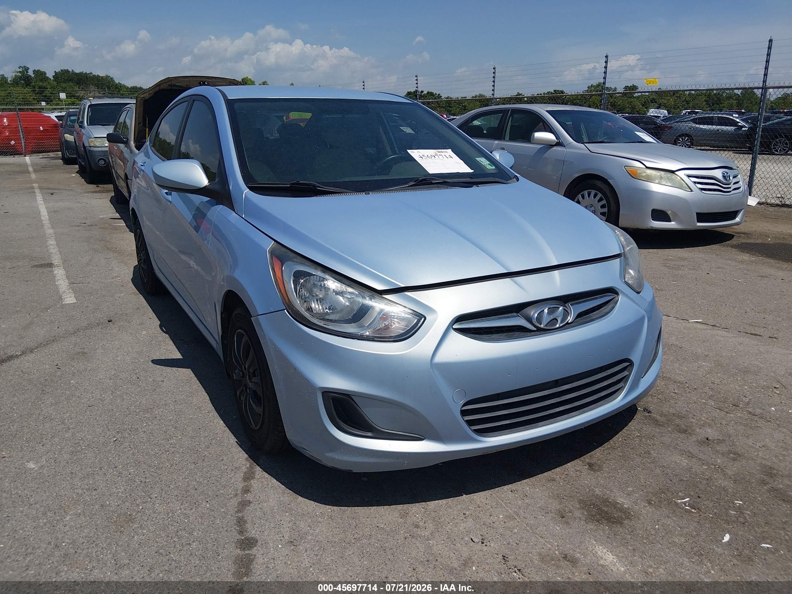 2012 Hyundai Accent GLS, VIN KMHCT4AE7CU229046 — Normal wear