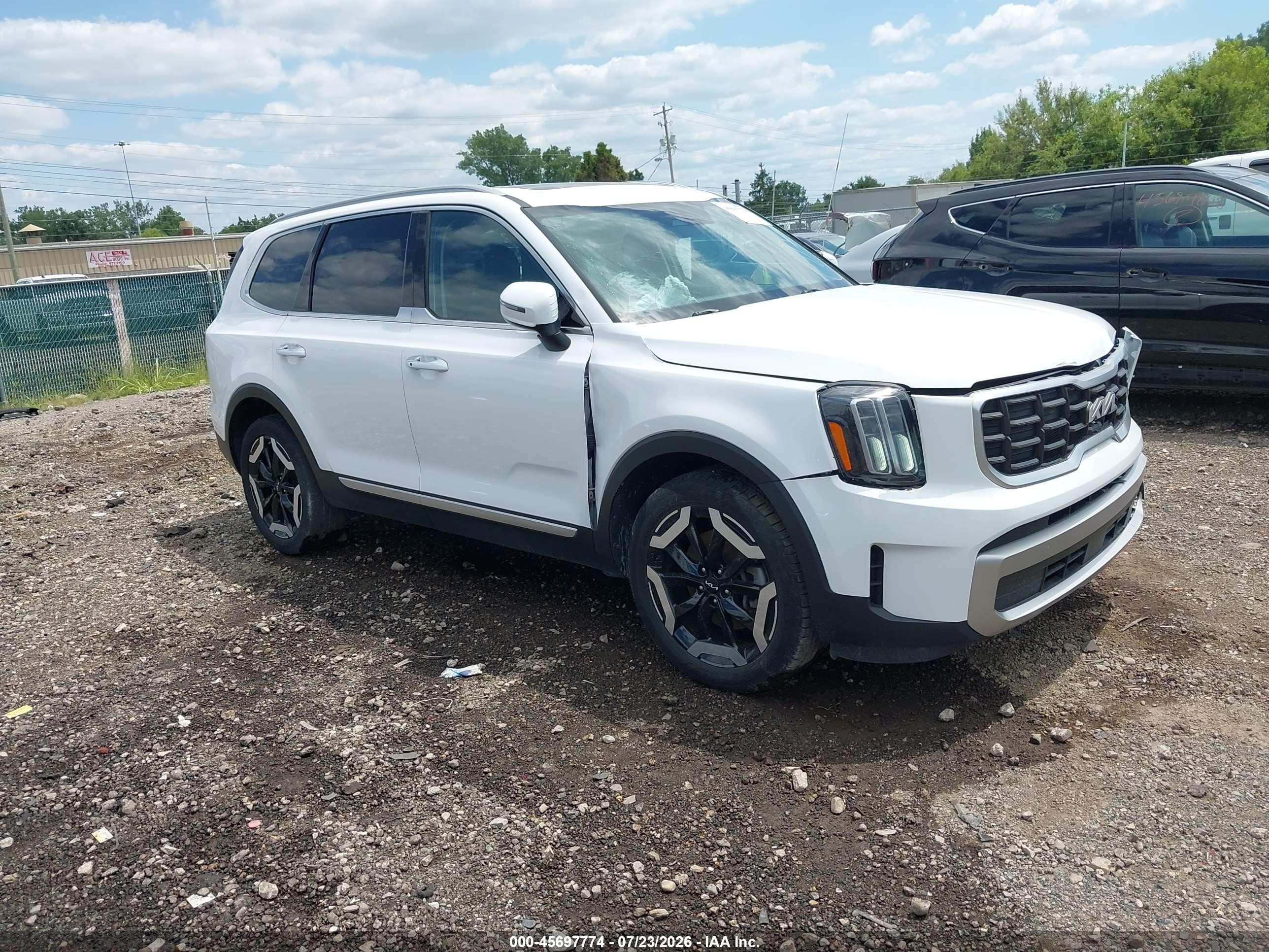 2023 Kia Telluride S, VIN 5XYP64GC1PG356157 — Front end