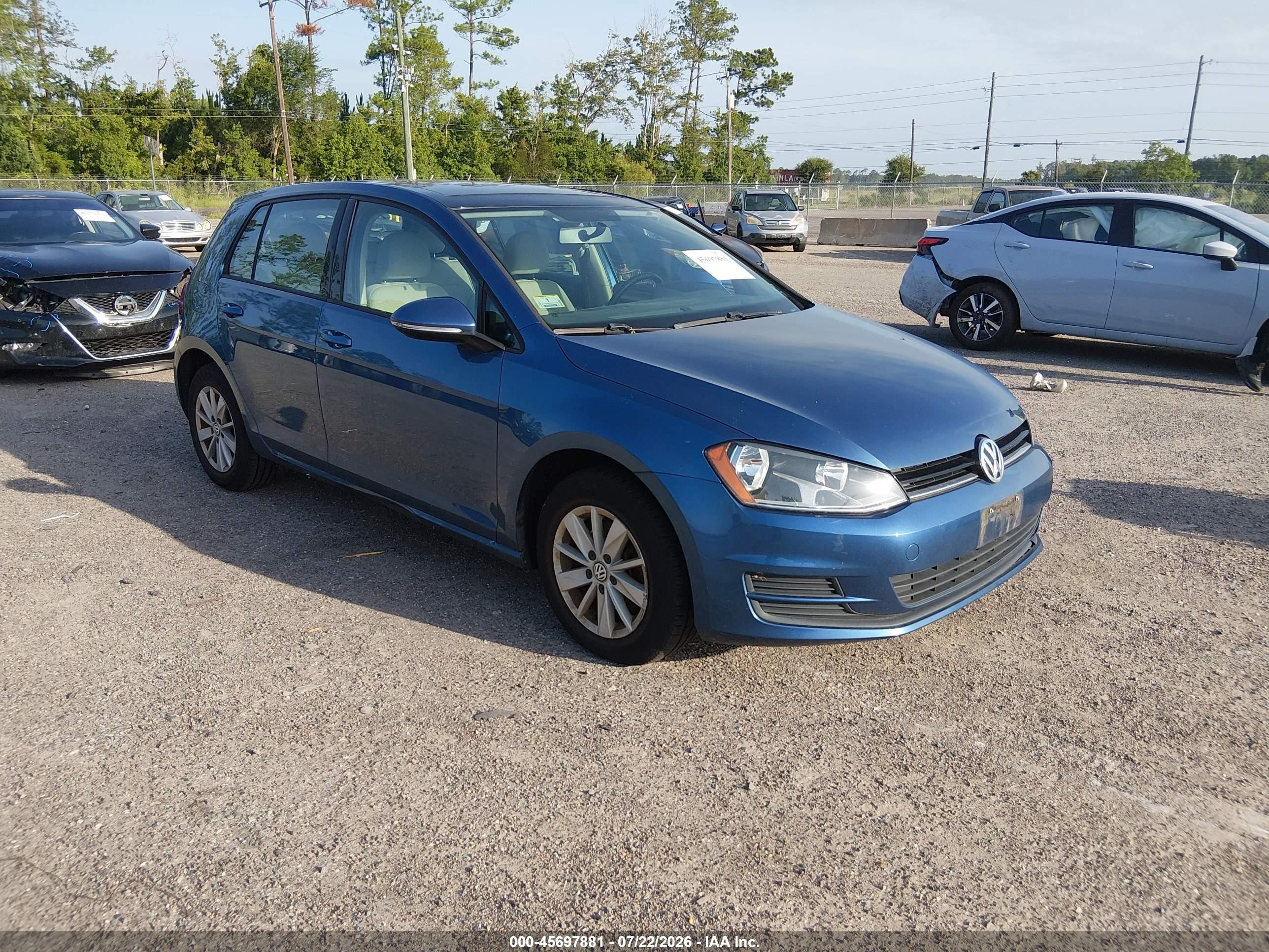 2016 Volkswagen Golf TSI S, VIN 3VW217AU9GM023457 — Normal wear