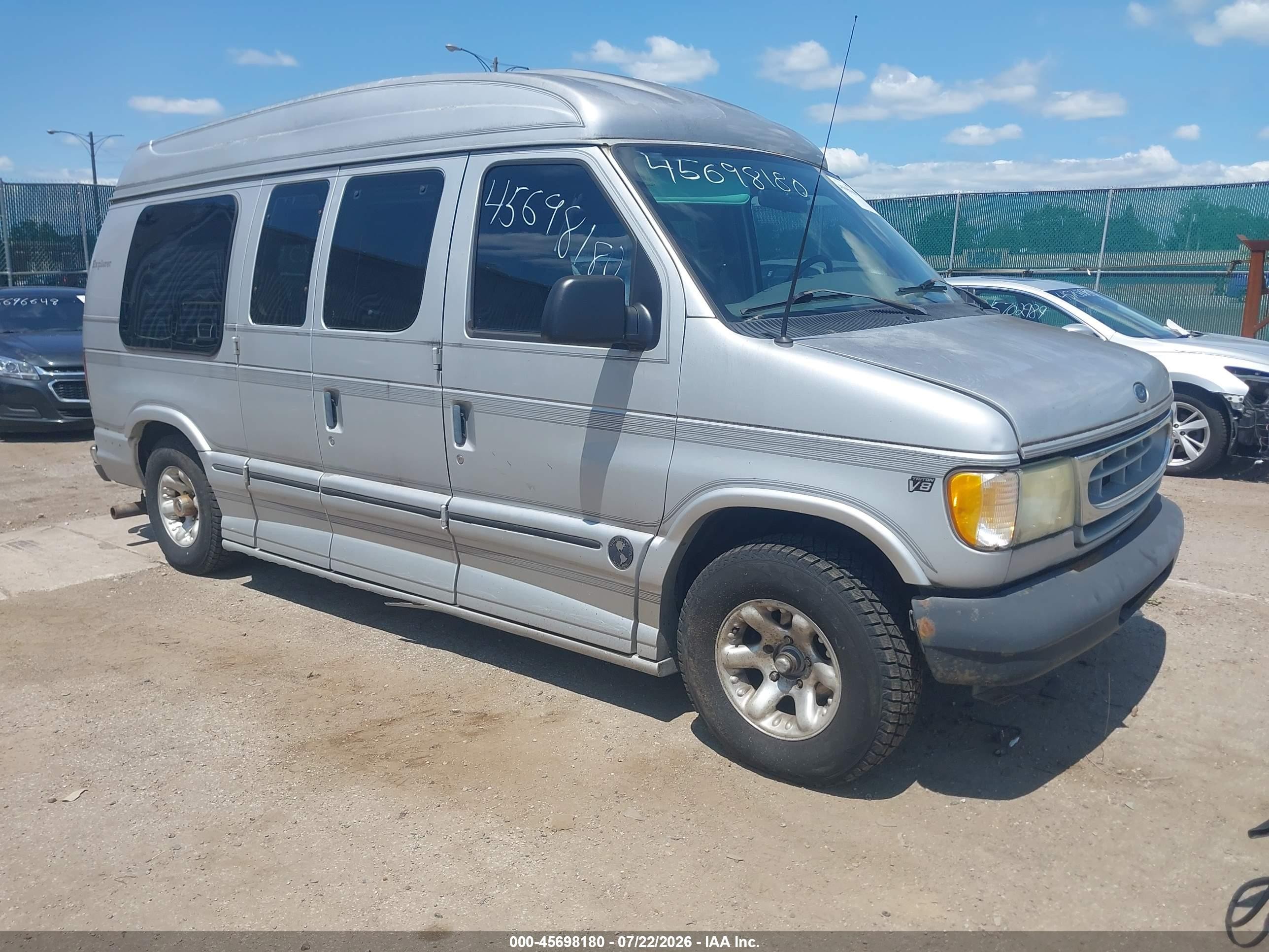 2001 Ford Econoline Cargo, VIN 1FDRE14L11HB77271 — Normal wear