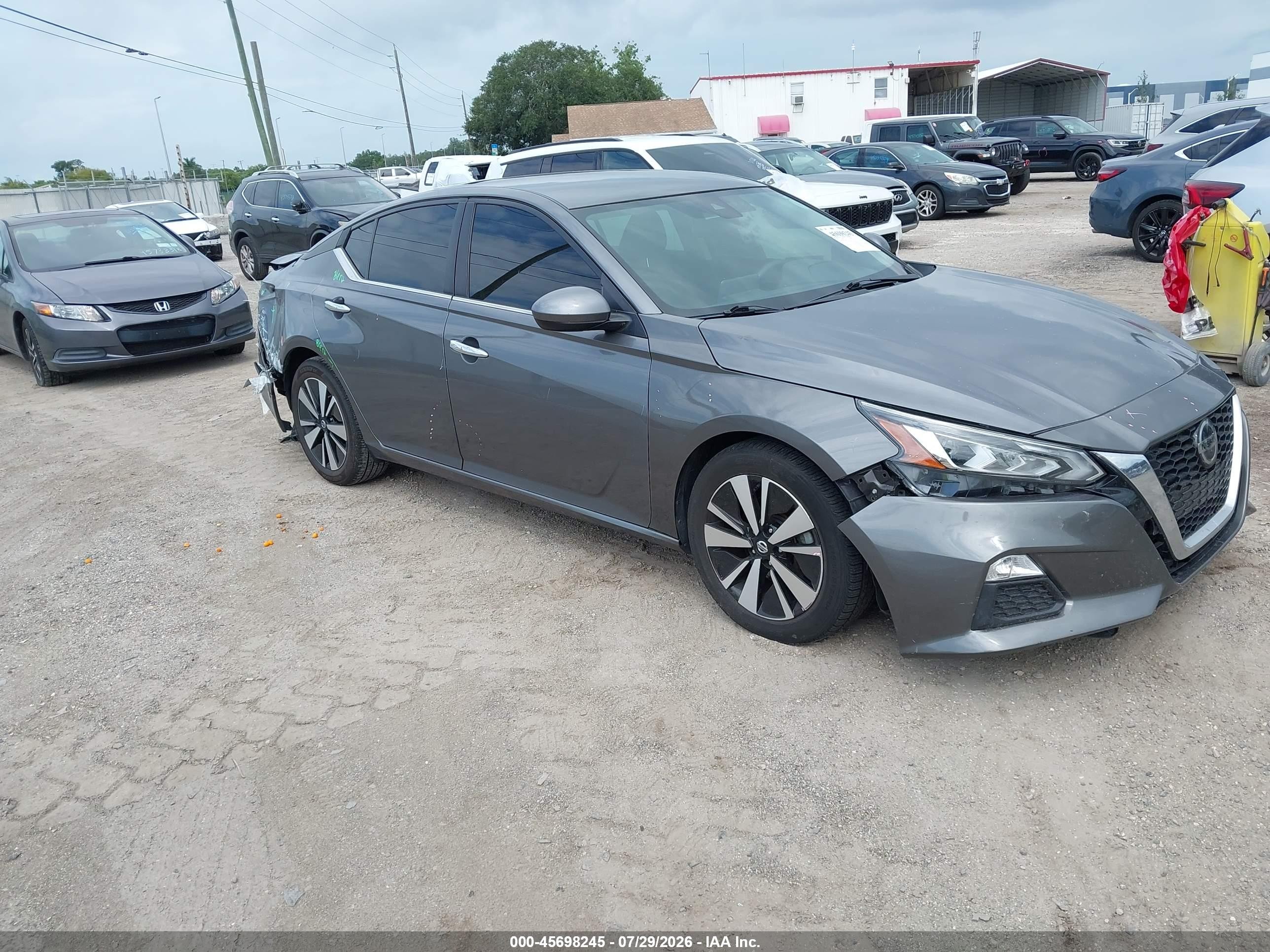 2022 Nissan Altima SV, VIN 1N4BL4DV6NN380555 — Rear end