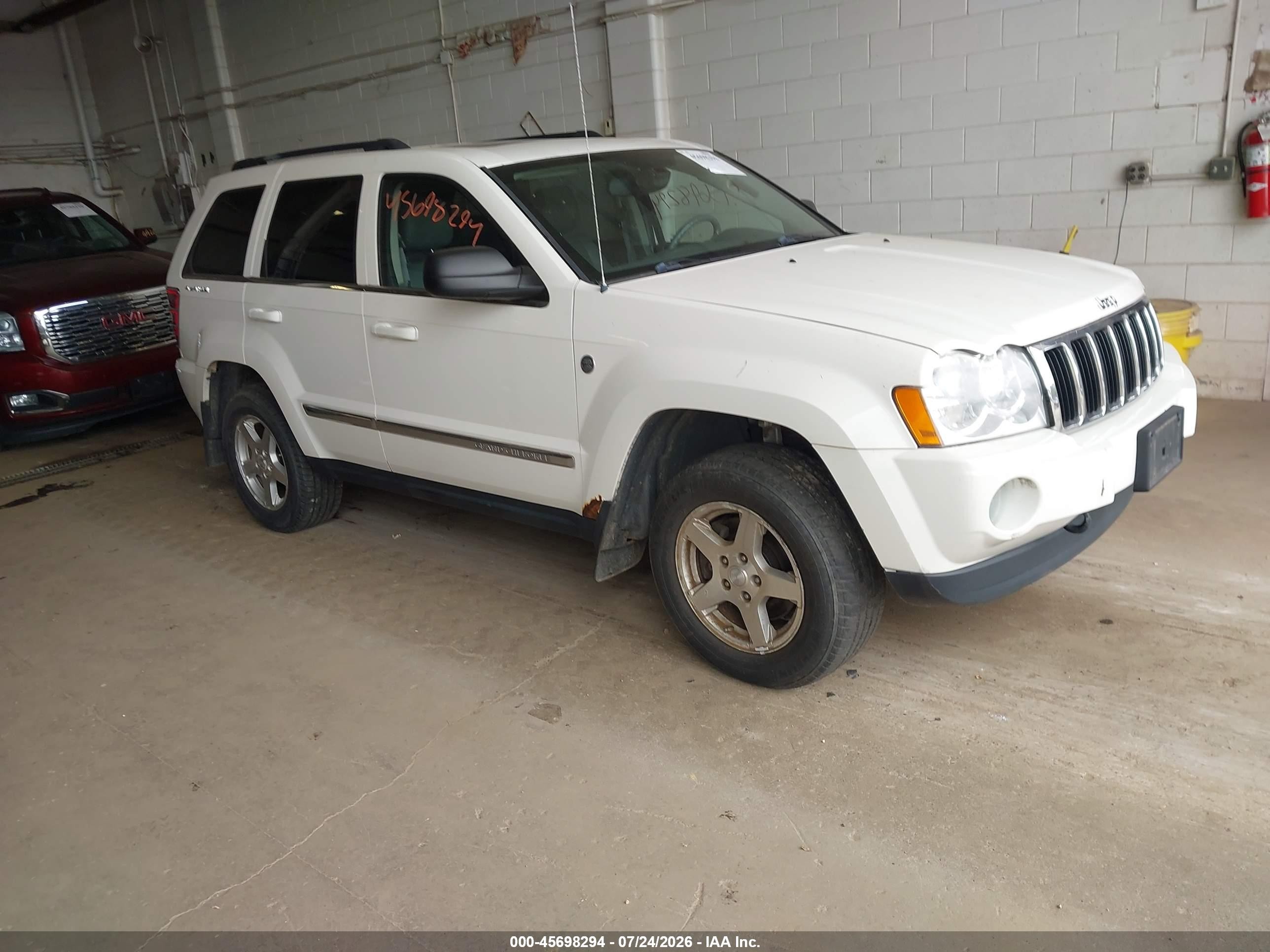 2005 Jeep Grand Cherokee Limited, VIN 1J4HR58265C675427 — Normal wear