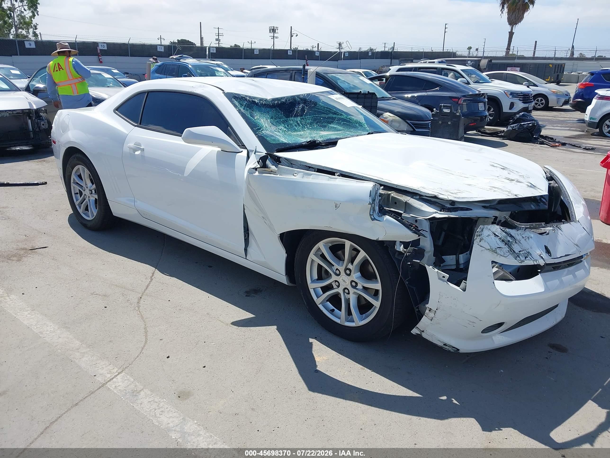 2015 Chevrolet Camaro LS, VIN 2G1FA1E34F9149289 — Front end