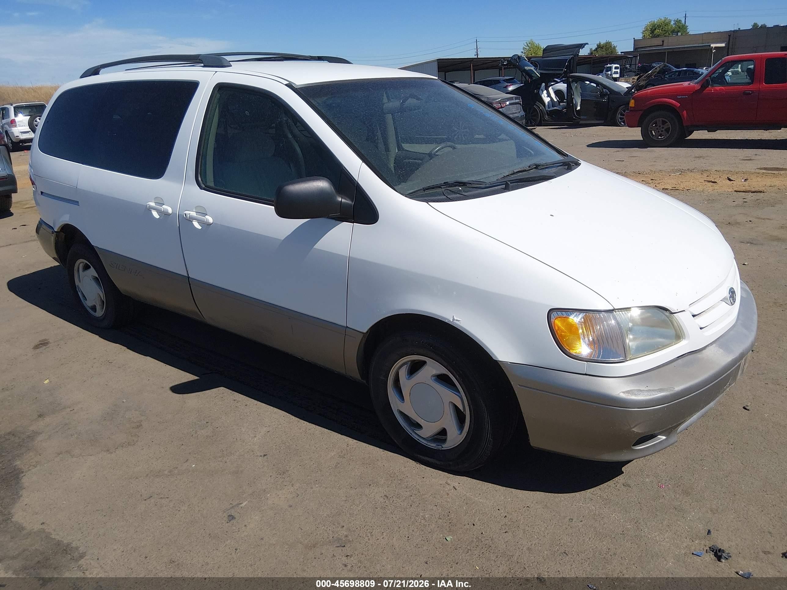 2002 Toyota Sienna LE, VIN 4T3ZF13C02U437741 — Normal wear
